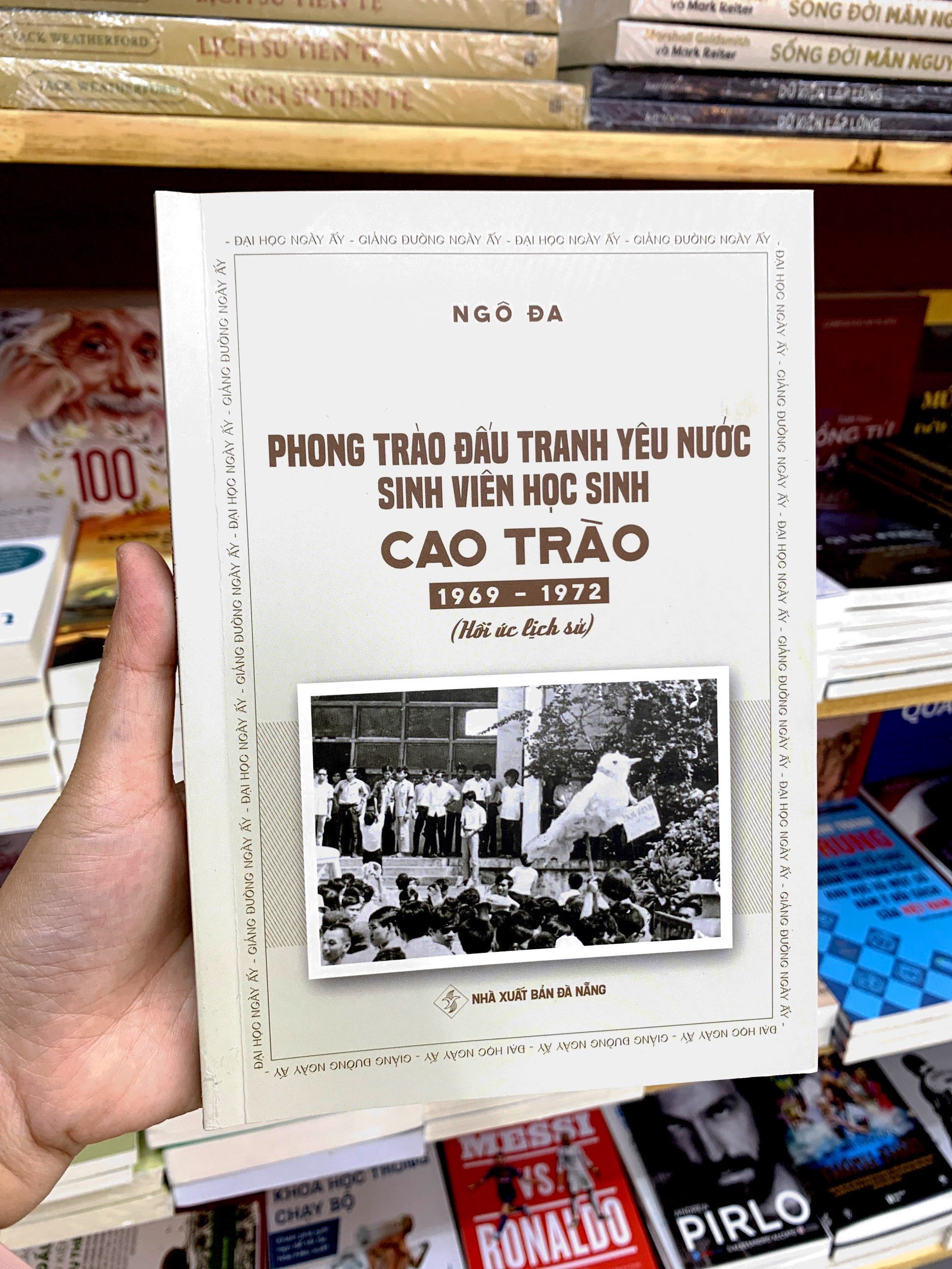phong trào đấu tranh yêu nước sinh viên học sinh cao trào 1969 - 1972
