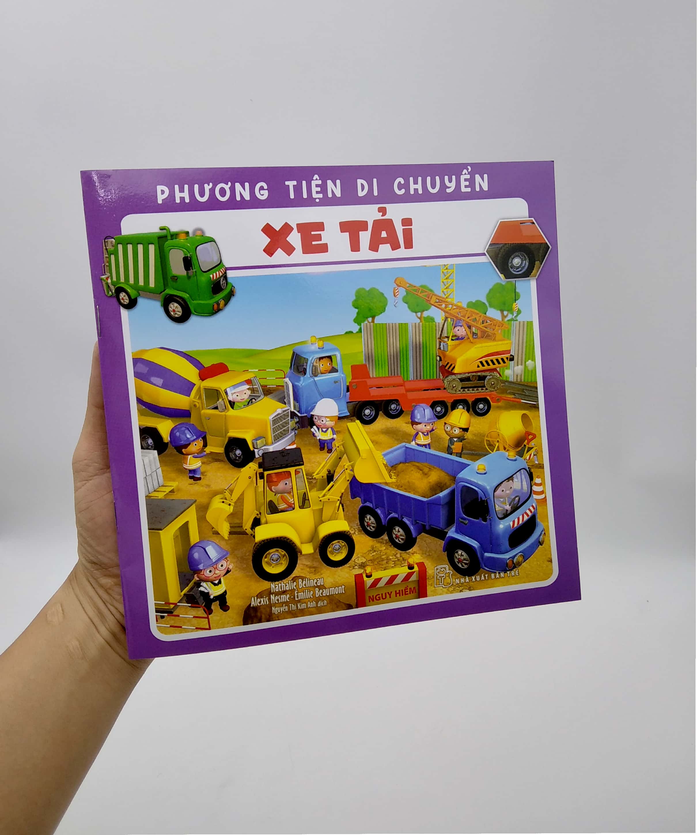 phương tiện di chuyển: xe tải
