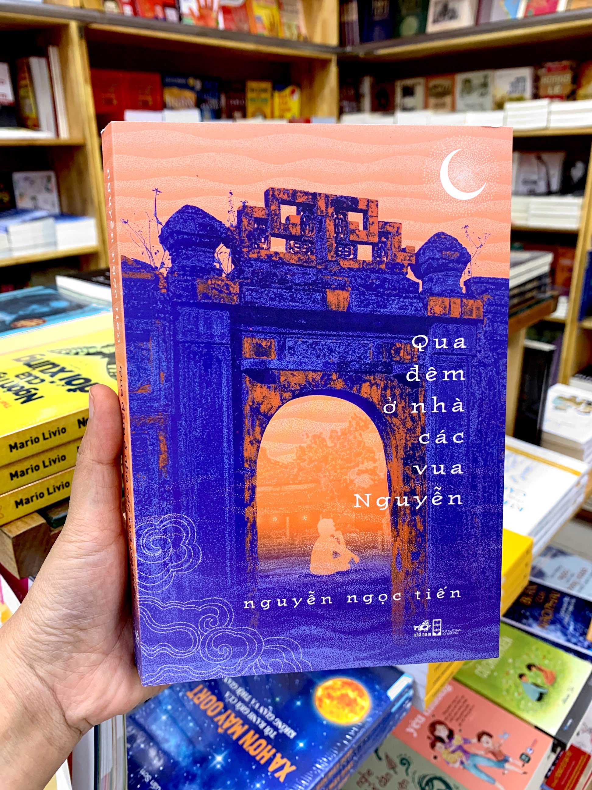 qua đêm ở nhà các vua nguyễn