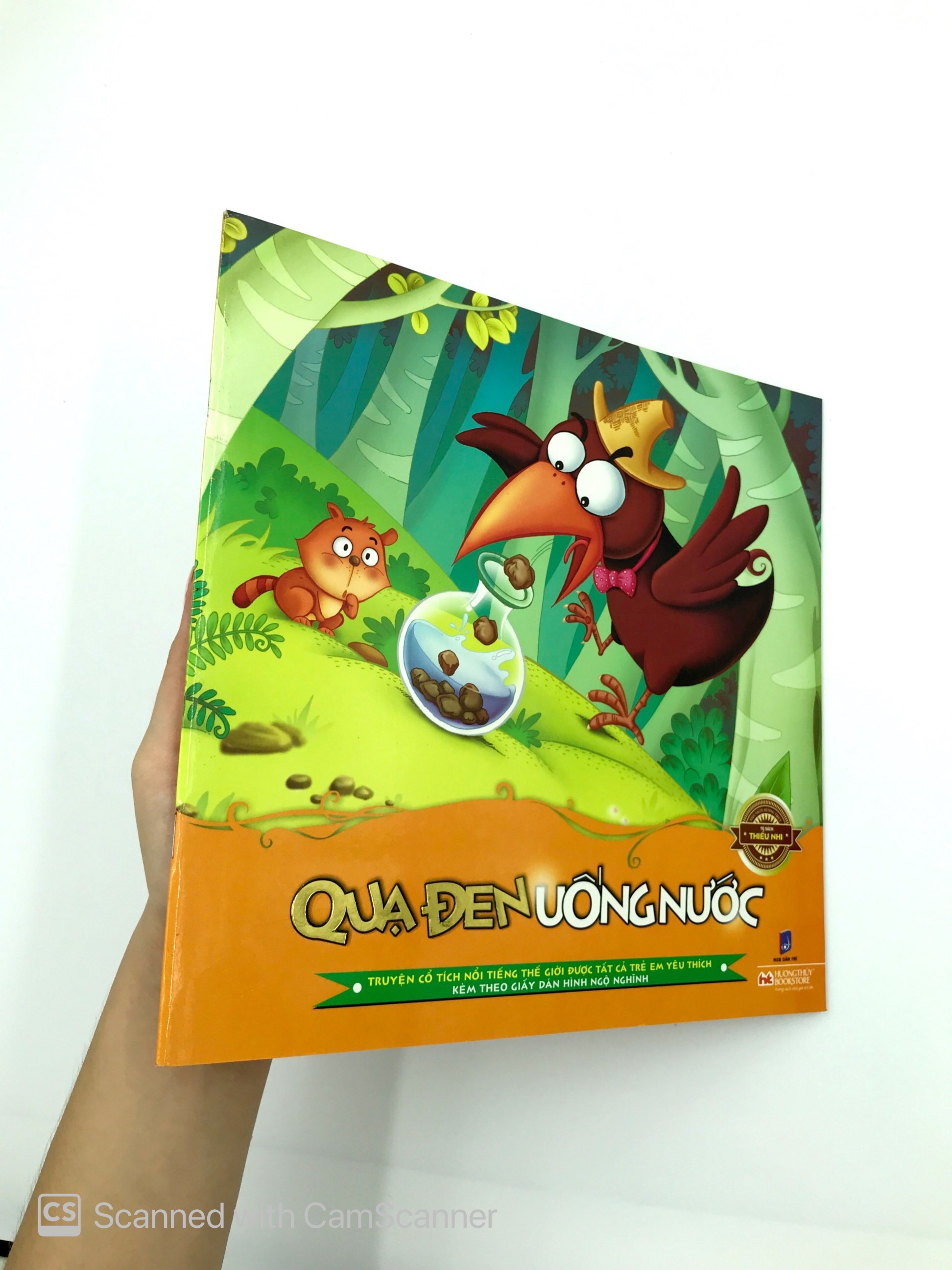 quạ đen uống nước