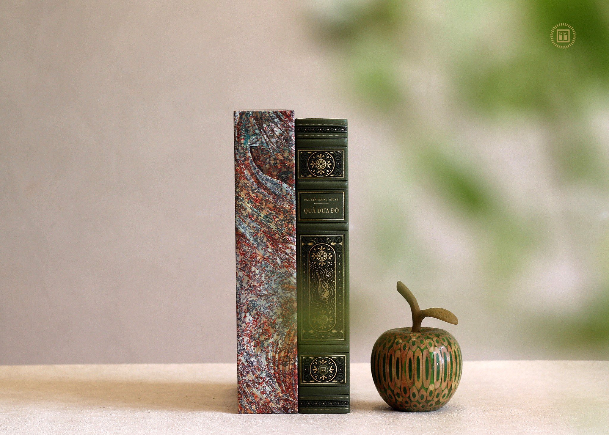 quả dưa đỏ - ấn bản giới hạn - bìa da