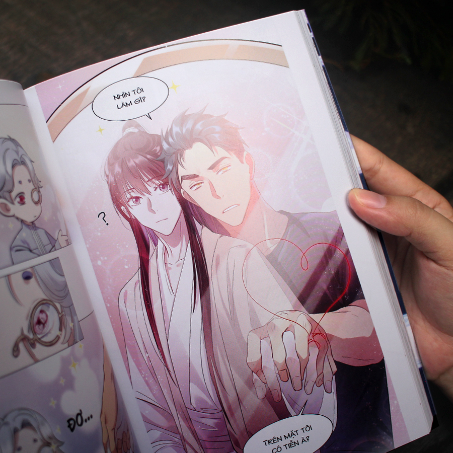 Quan Com Ty Huu - Chi Co Vao Khong Co Ra - Tap 1 - Ban Dac Biet - Tang Kem 1 Sticker + 1 Bookmark Be Hinh Boi Cung + 1 Sticker Can Nhu + 1 Moc Khoa 2 Manh 1 Mat + 2 The Nhan Vat Can Mang Hologram + 1 Poster A3