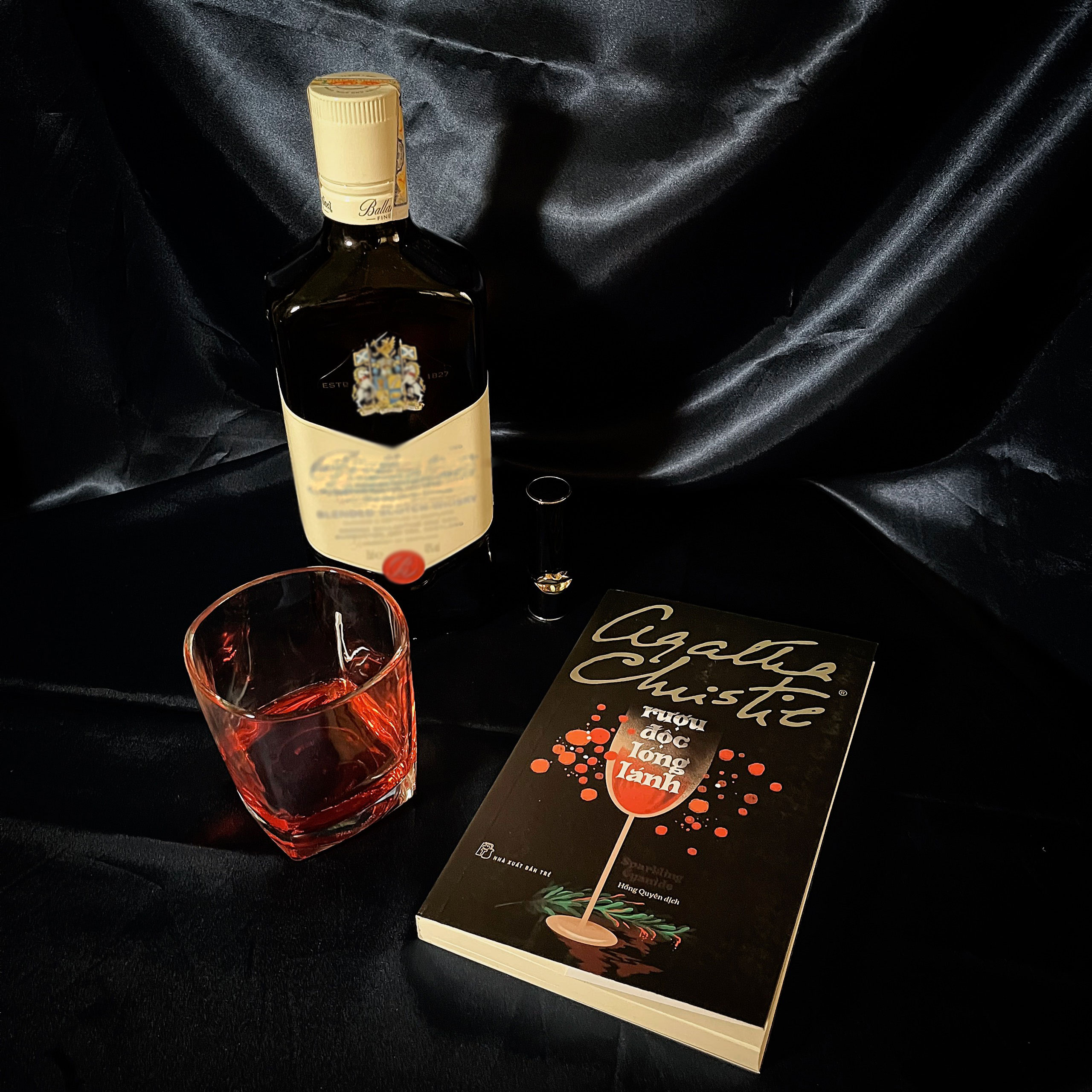 rượu độc lóng lánh