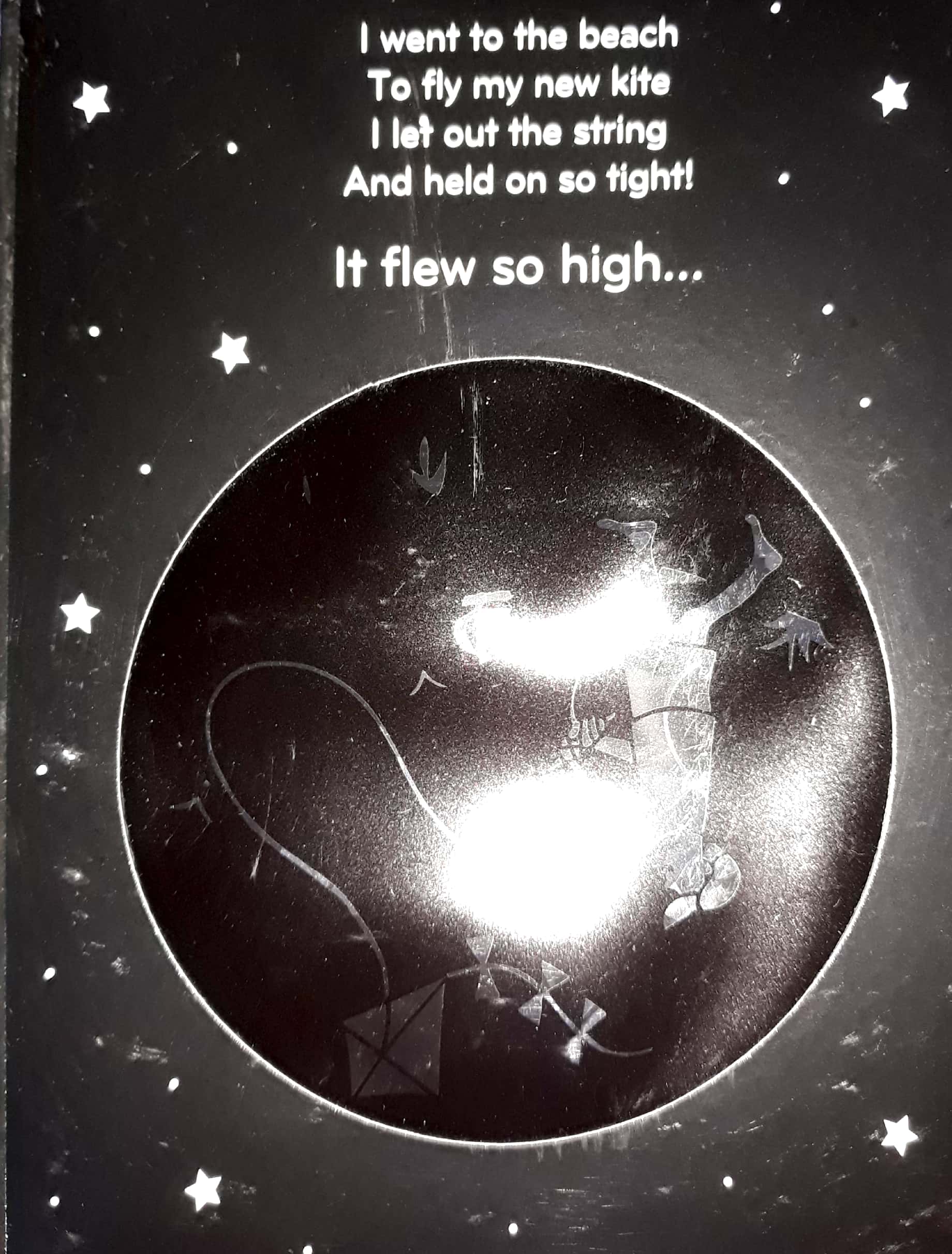 sách chiếu bóng - bedtime shadow - truyện kể trên tường - bay lên những cánh diều!