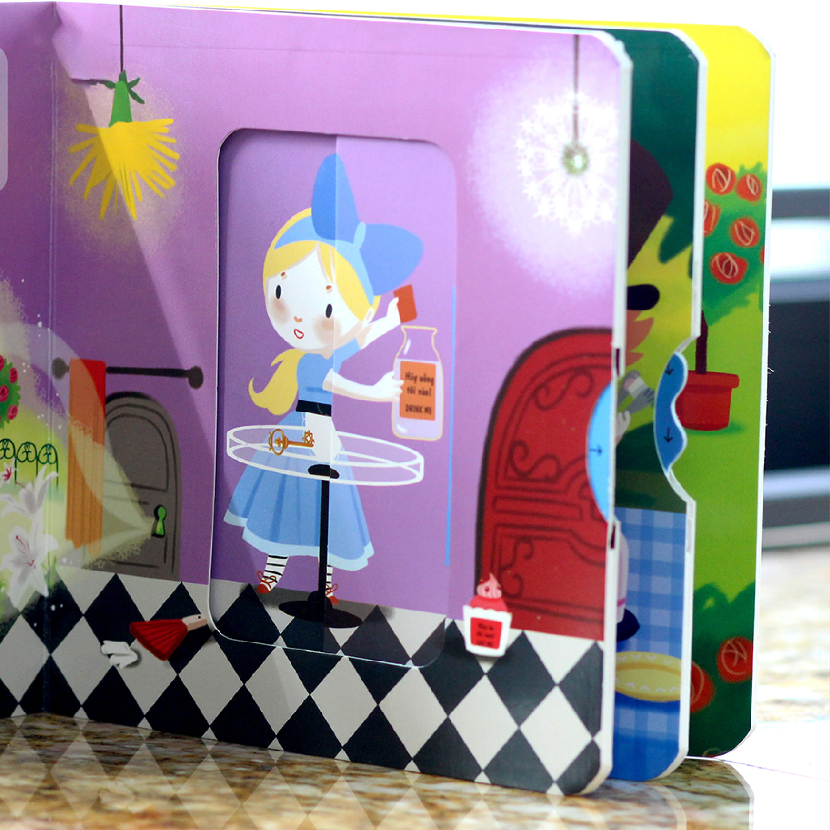 sách chuyển động - first stories - alice in wonderland - alice ở xứ sở diệu kỳ
