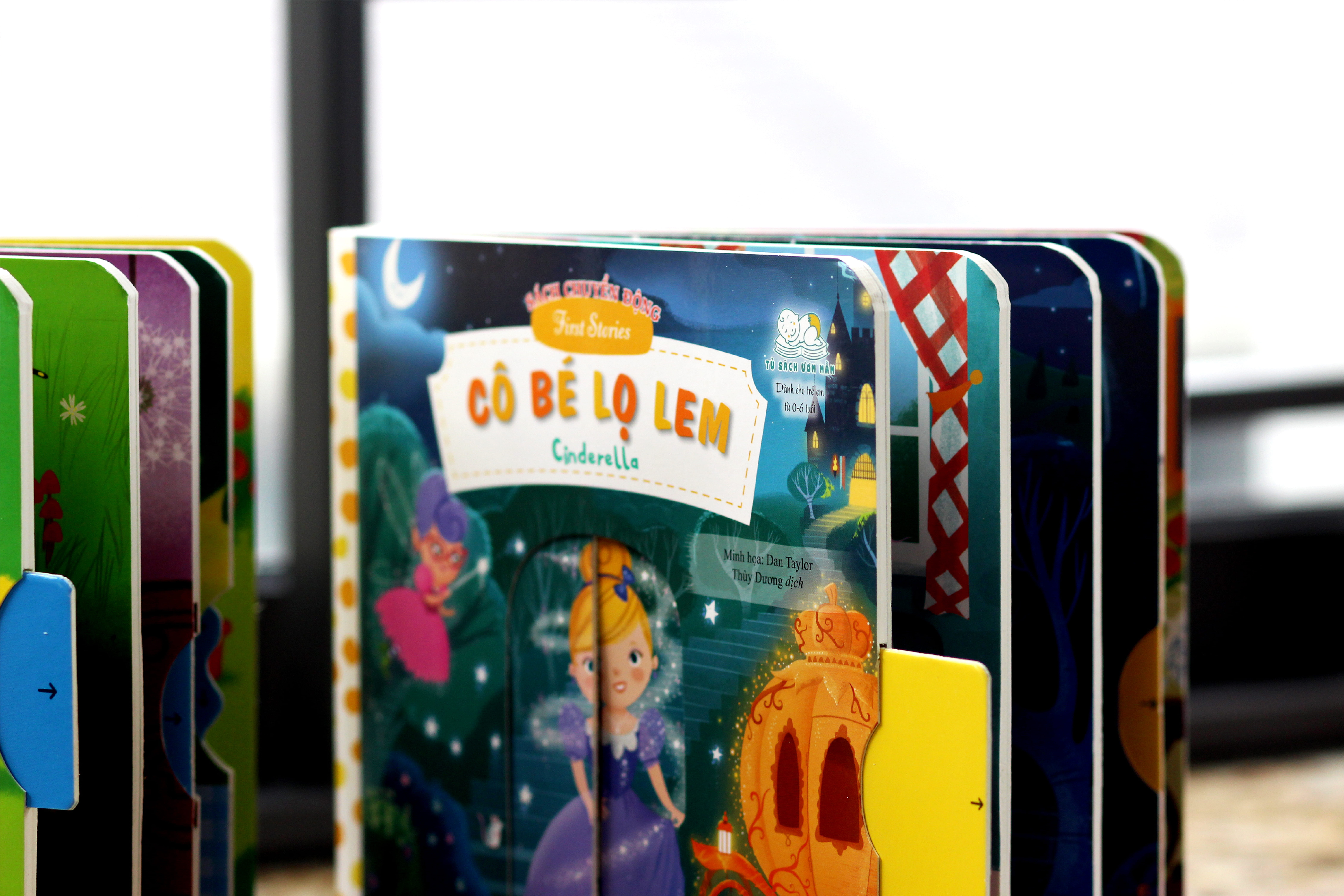 sách chuyển động - first stories - cinderella - cô bé lọ lem