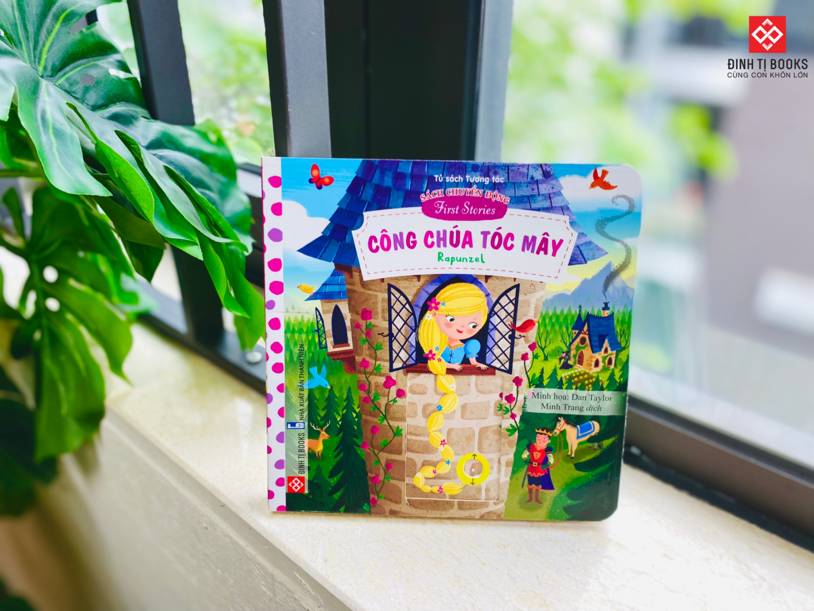 sách chuyển động - first stories - công chúa tóc mây - rapunzel - bìa cứng