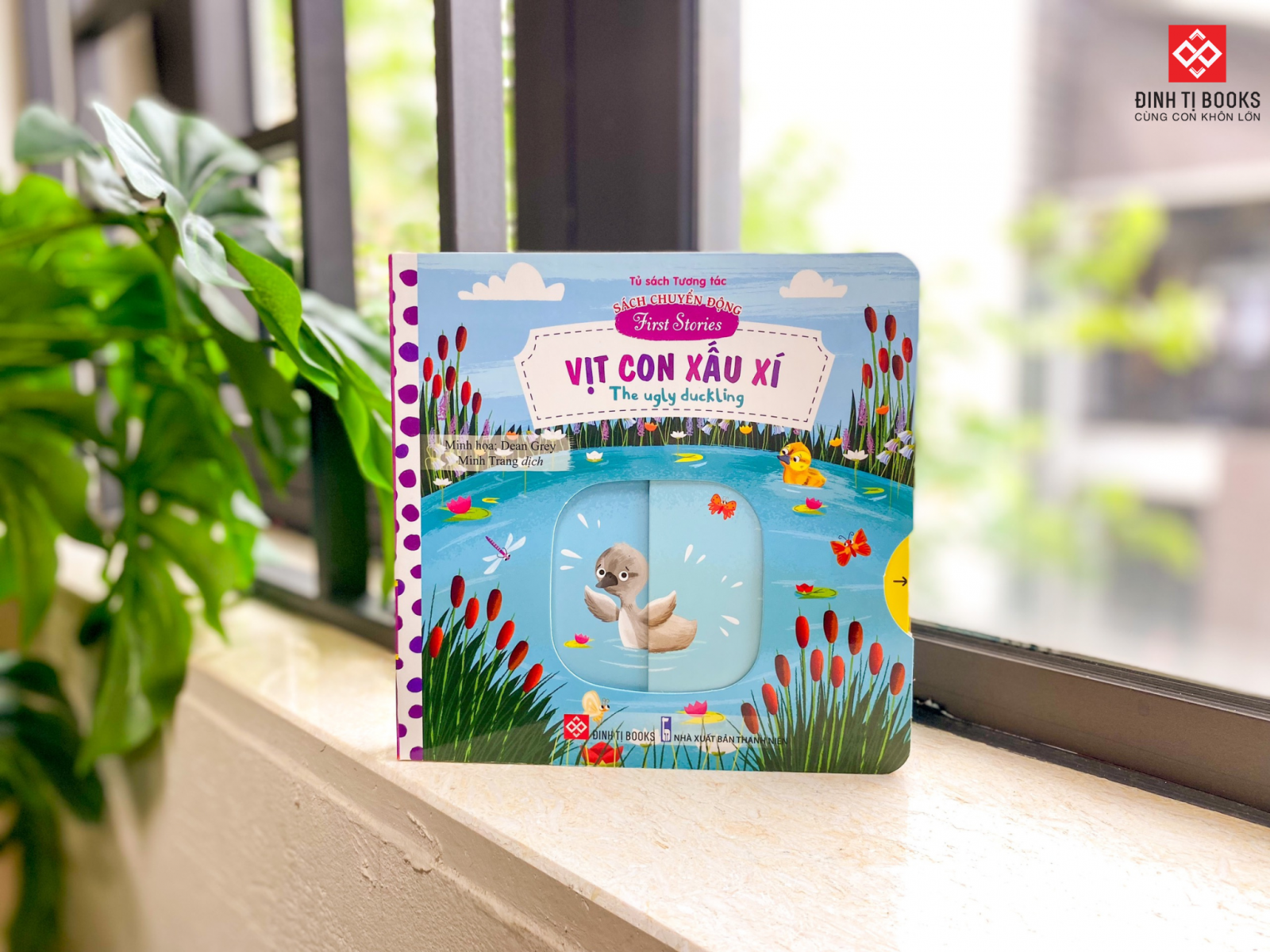 sách chuyển động - first stories - vịt con xấu xí - the ugly duckling - bìa cứng