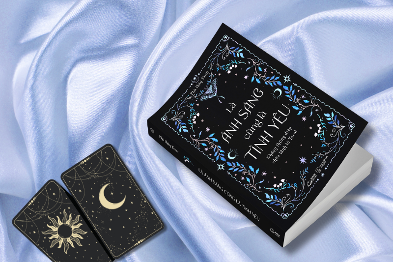 [Sách Đồng Giá 40K] Là Ánh Sáng Cũng Là Tình Yêu - Những Thông Điệp Chữa Lành Từ Tarot