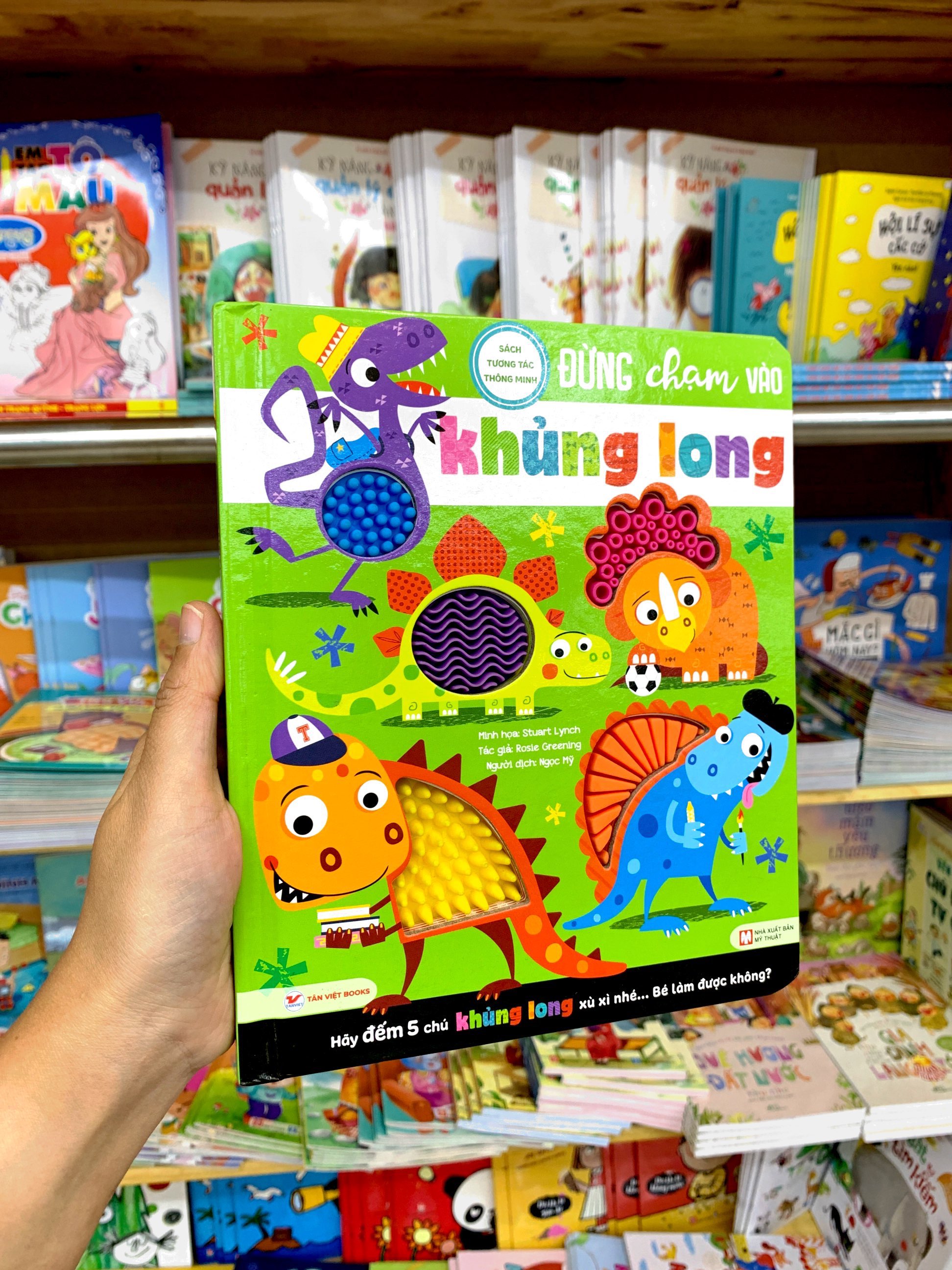 sách tương tác thông minh - đừng chạm vào khủng long