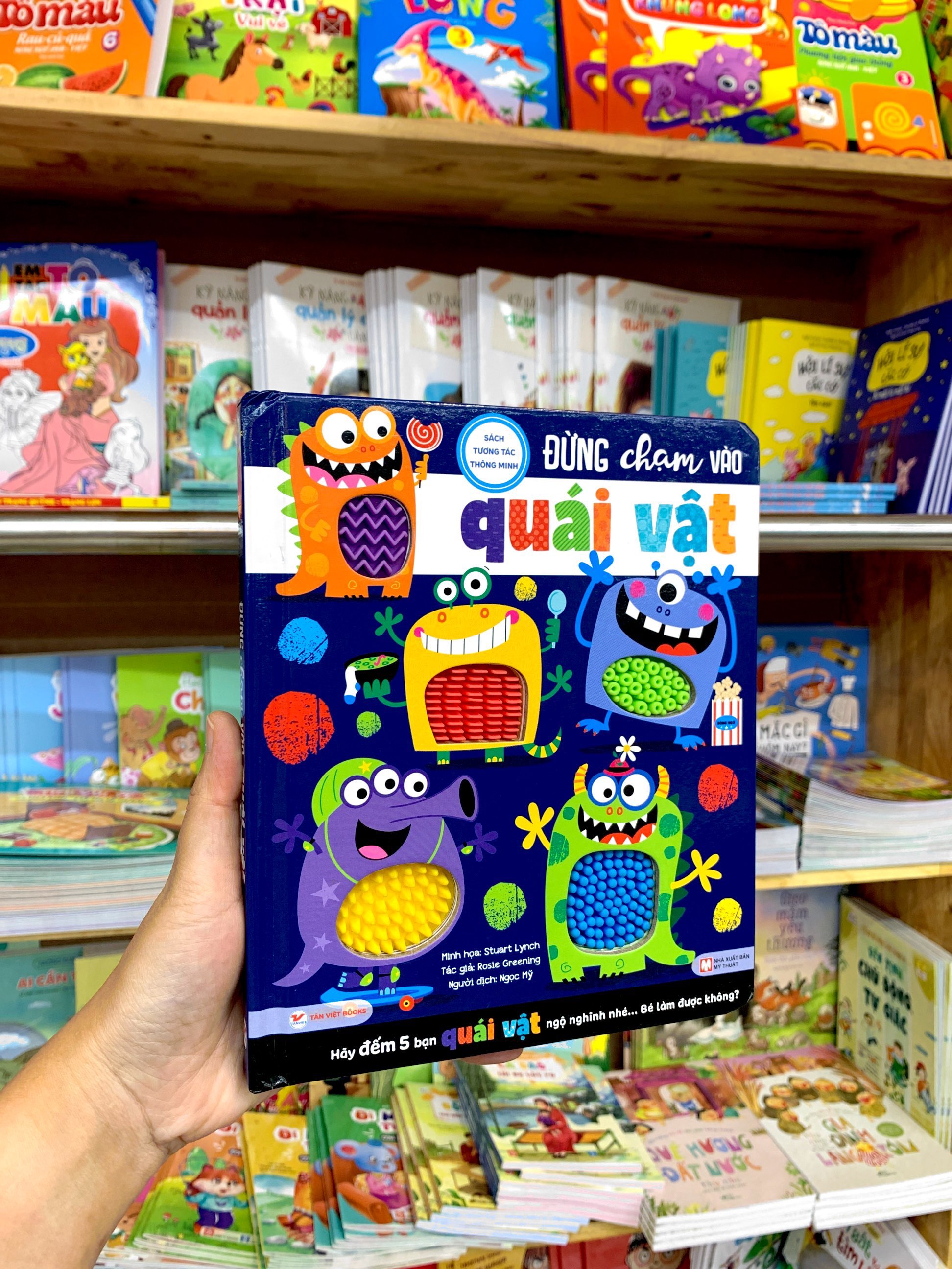 sách tương tác thông minh - đừng chạm vào quái vật