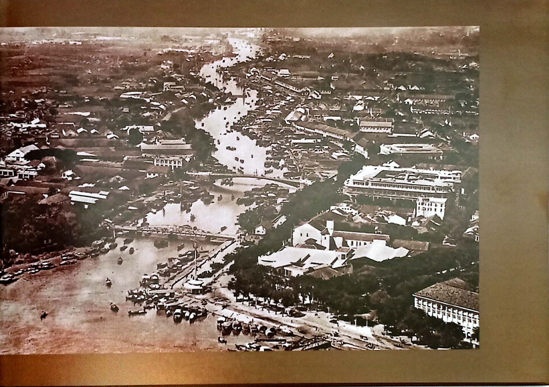 saigon traces of the old days - bìa cứng (tái bản 2024)