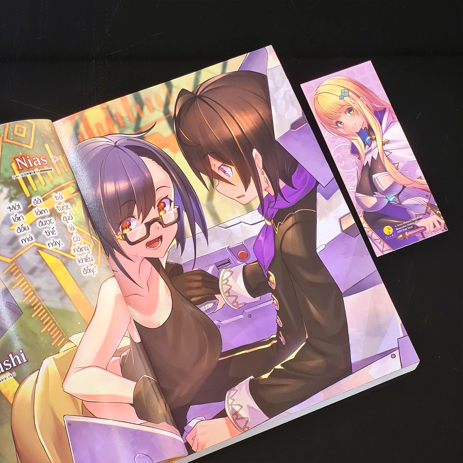 Ta La Chua Te Doc Ac Cua De Quoc Lien Thien Ha - Tap 1 - Ban Dac Biet - Tang Kem 1 Bookmark Boi Cung + 2 Postcard Boi Cung + 1 Popup Ivory + 1 Poster Hologram