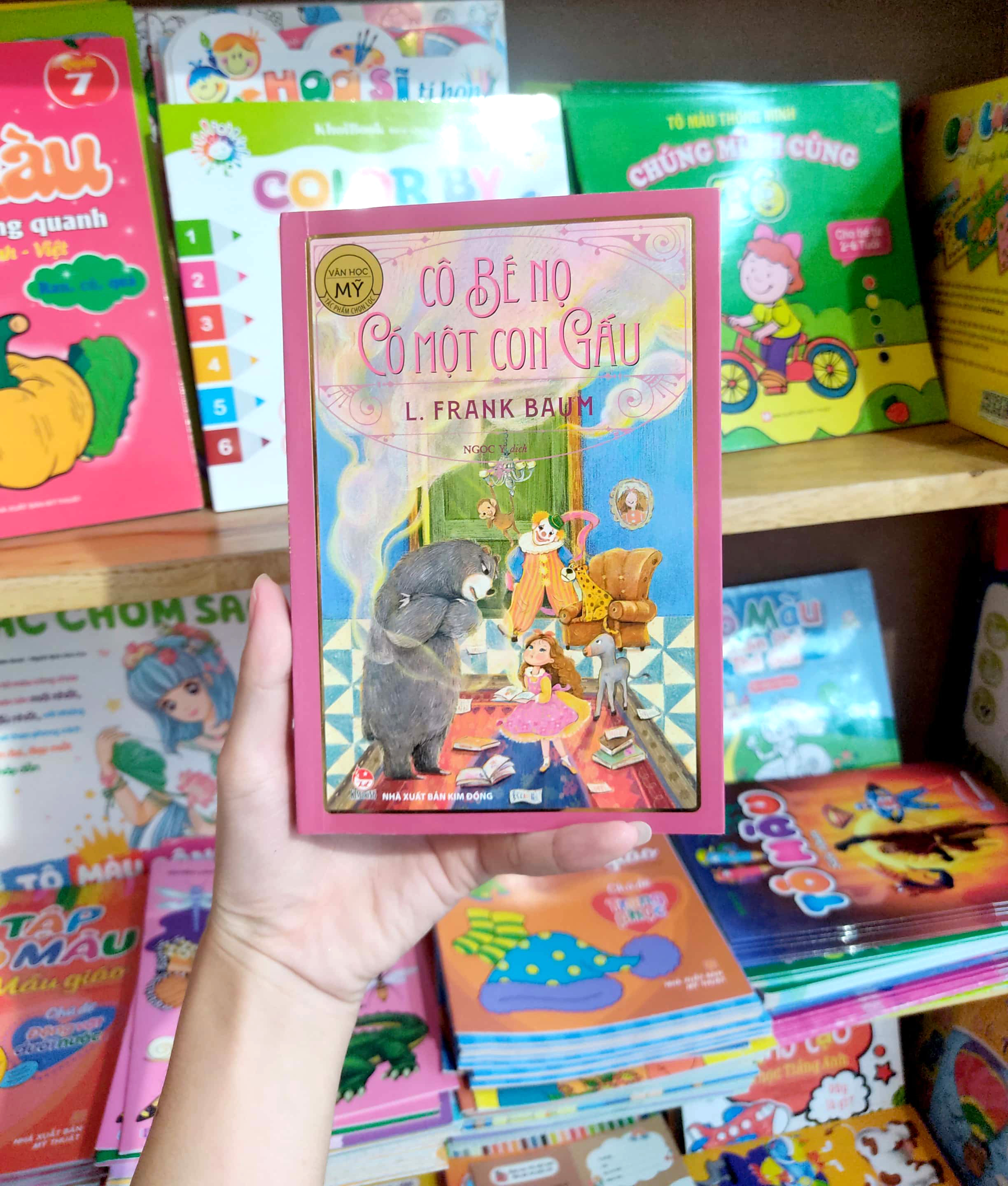 tác phẩm chọn lọc - văn học mỹ - cô bé nọ có một con gấu