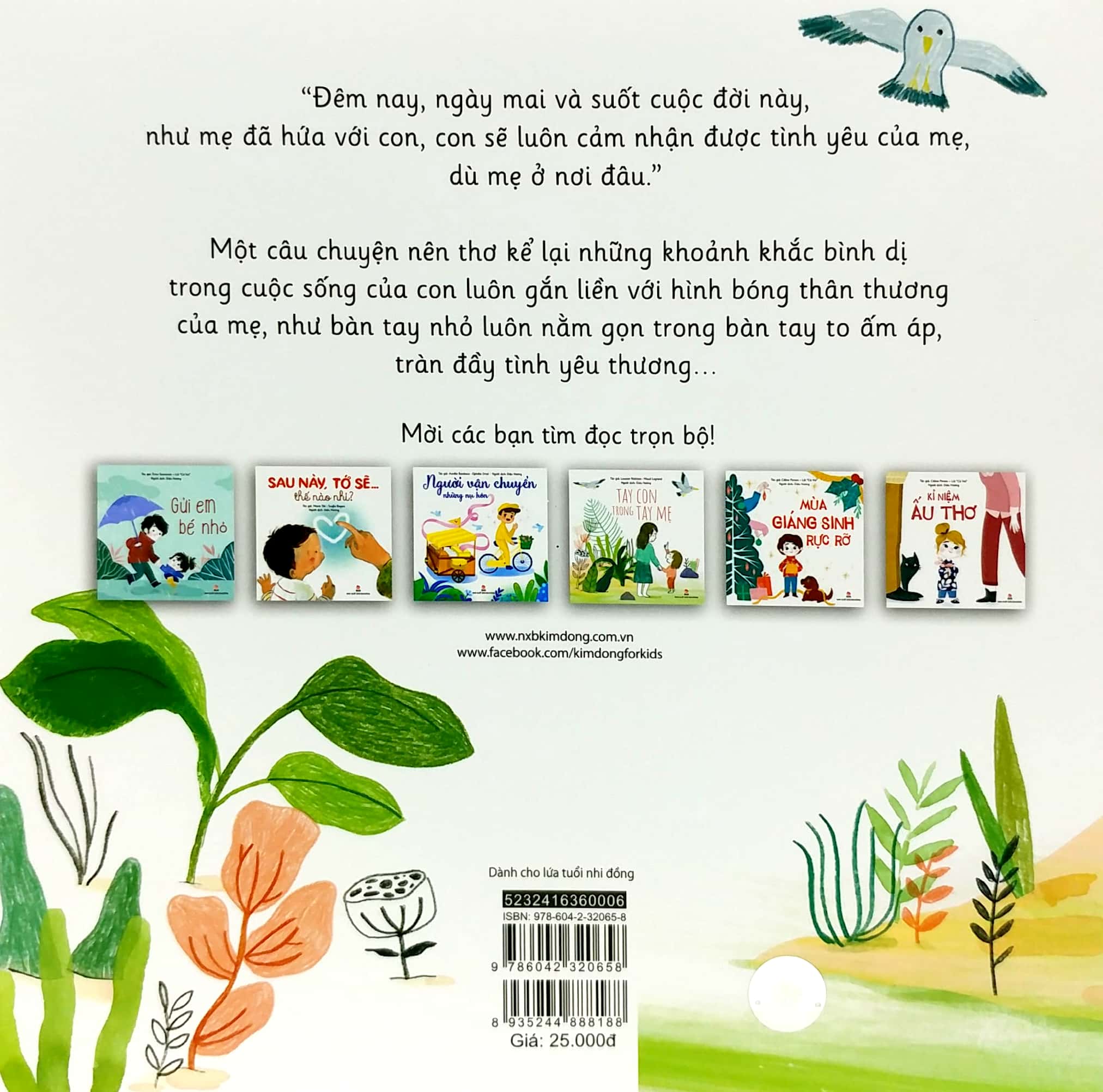 tay con trong tay mẹ