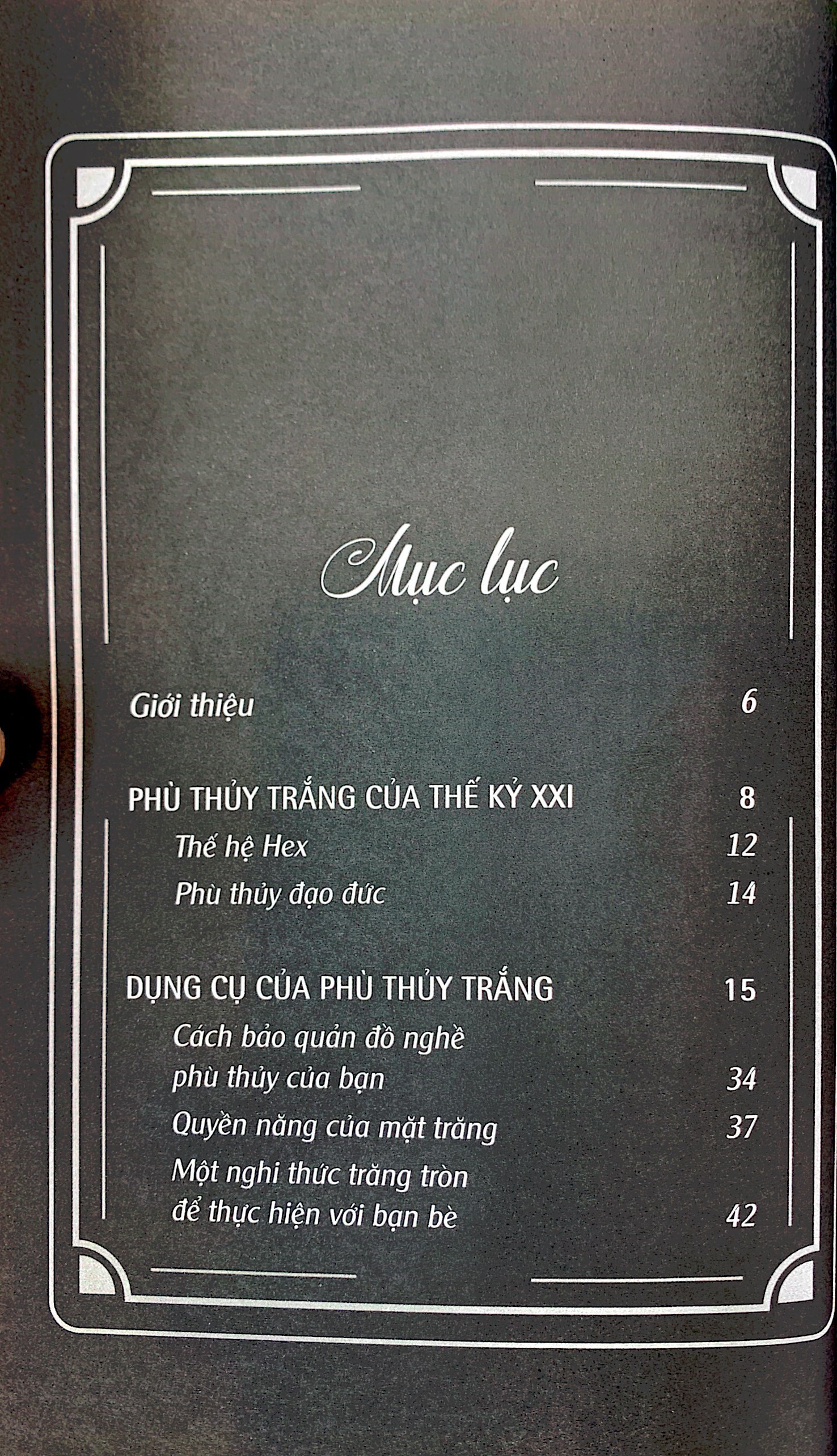 the little book of spells - giải mã bùa chú
