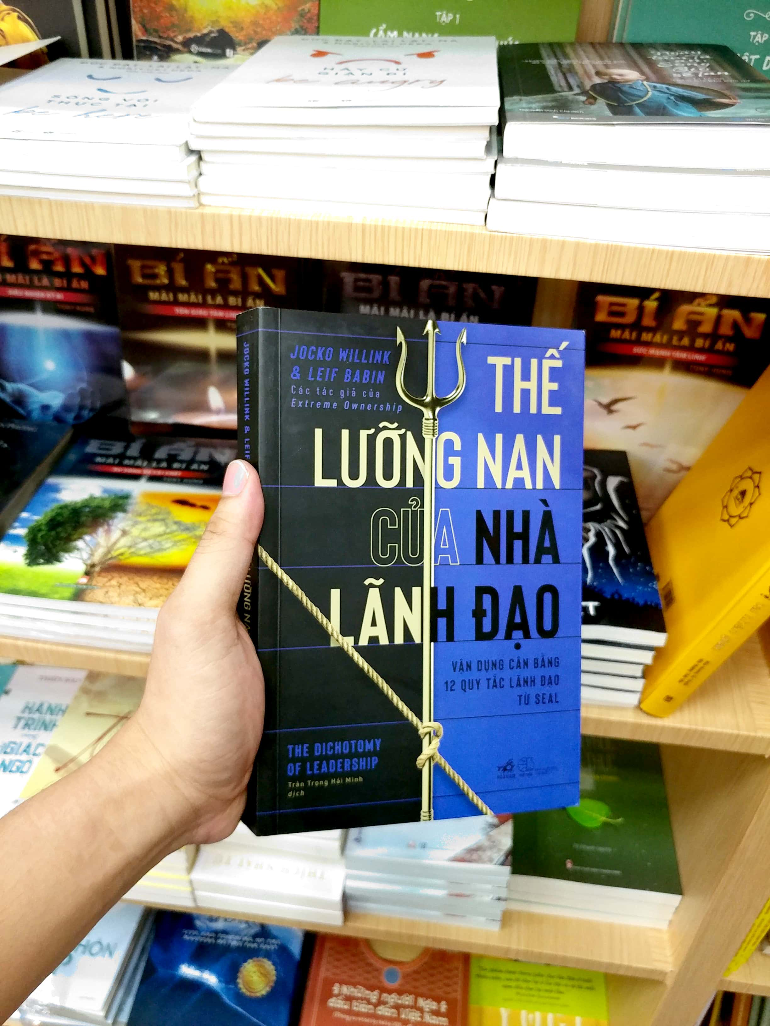 thế lưỡng nan của nhà lãnh đạo - vận dụng cân băng 12 quy tắc lãnh đạo từ seal