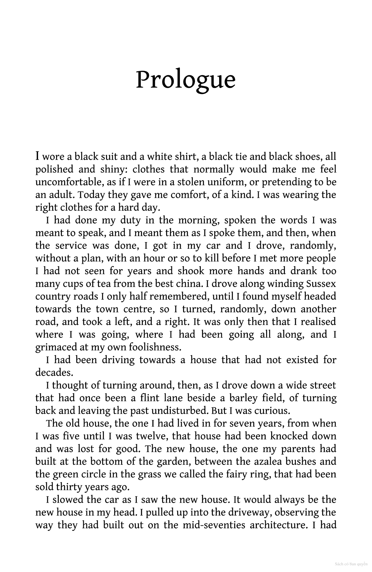 the ocean at the end of the lane