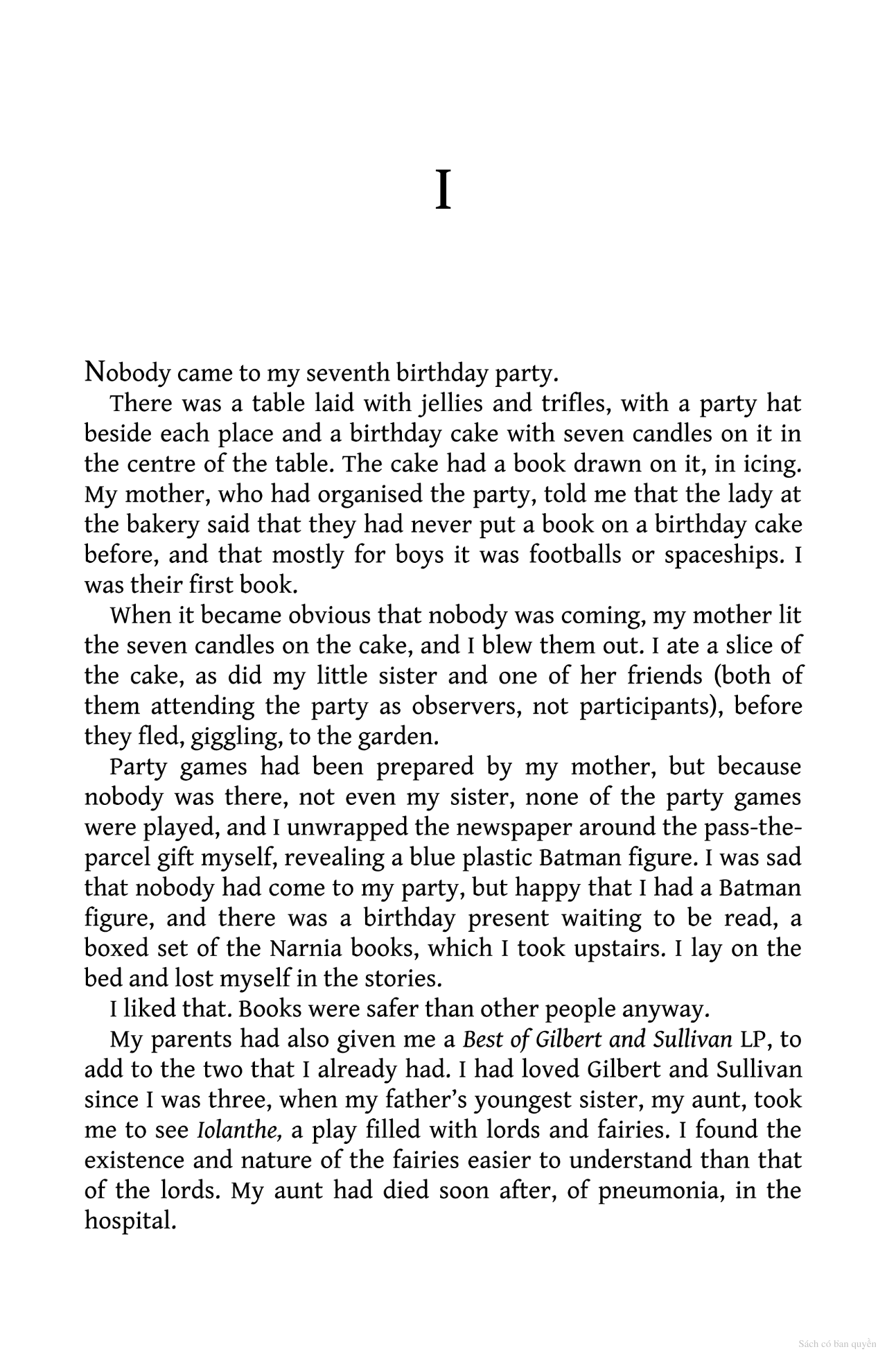 the ocean at the end of the lane