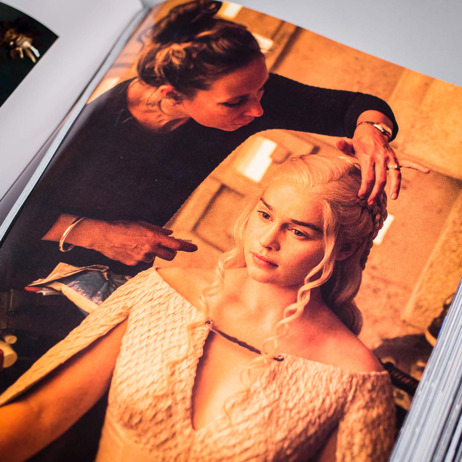 the photography of game of thrones : the official photo book of season 1 to season 8