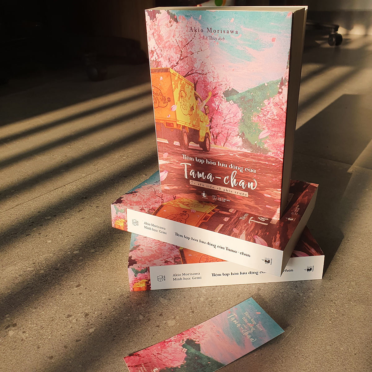 tiệm tạp hóa lưu động của tama-chan - ốc sên tiến về phía trước - tặng kèm bookmark