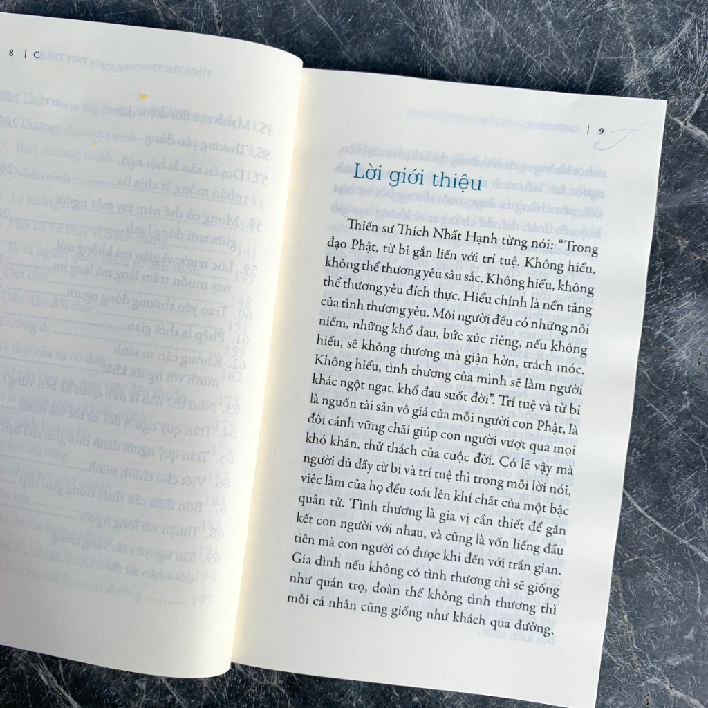 tình thương mở lớn con đường