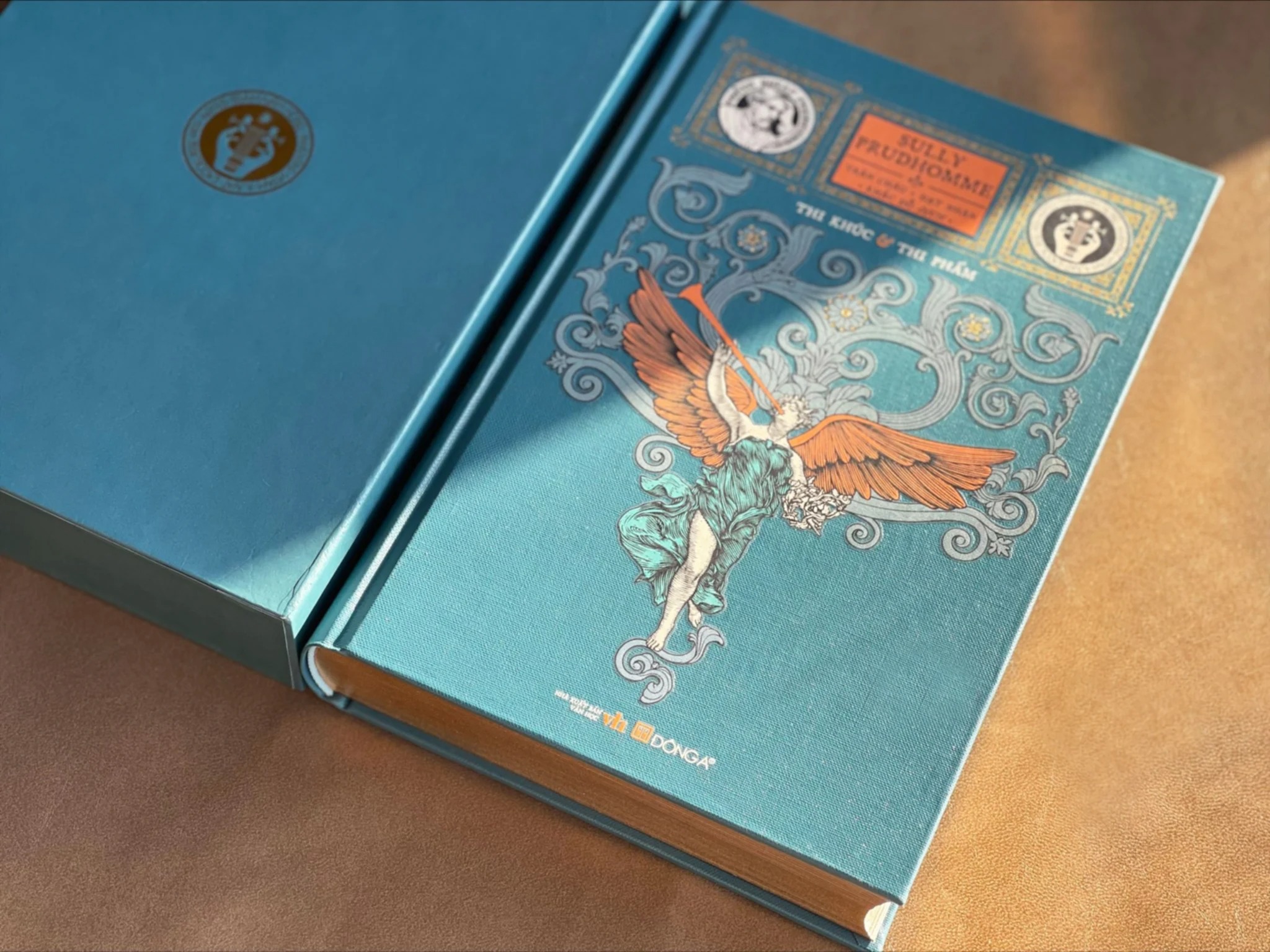 trăm năm nobel - thi khúc và thi phẩm - ấn bản giới hạn - bìa cứng