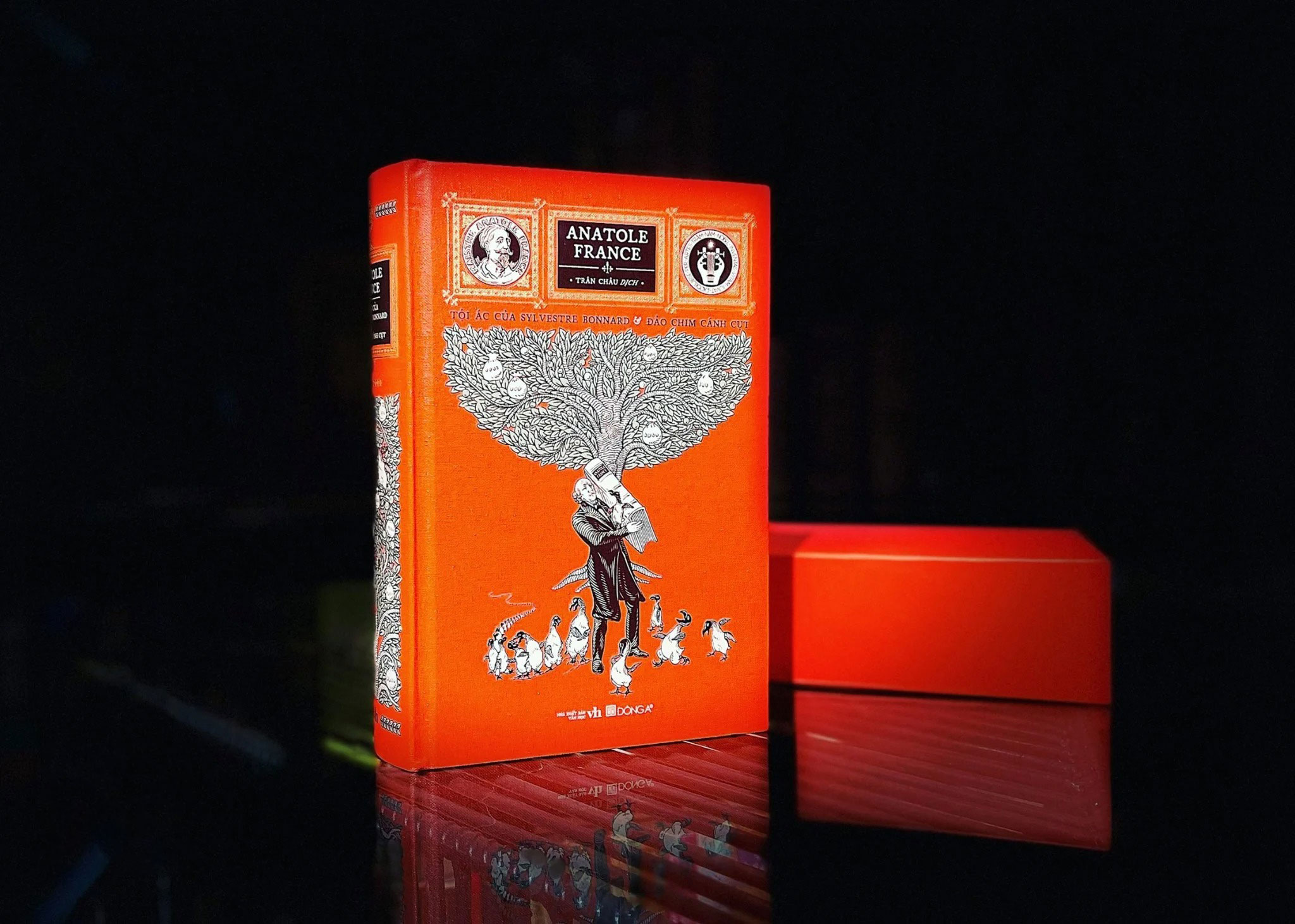 trăm năm nobel - tội ác của sylvestre bonnard và đảo chim cánh cụt - ấn bản giới hạn - bìa cứng