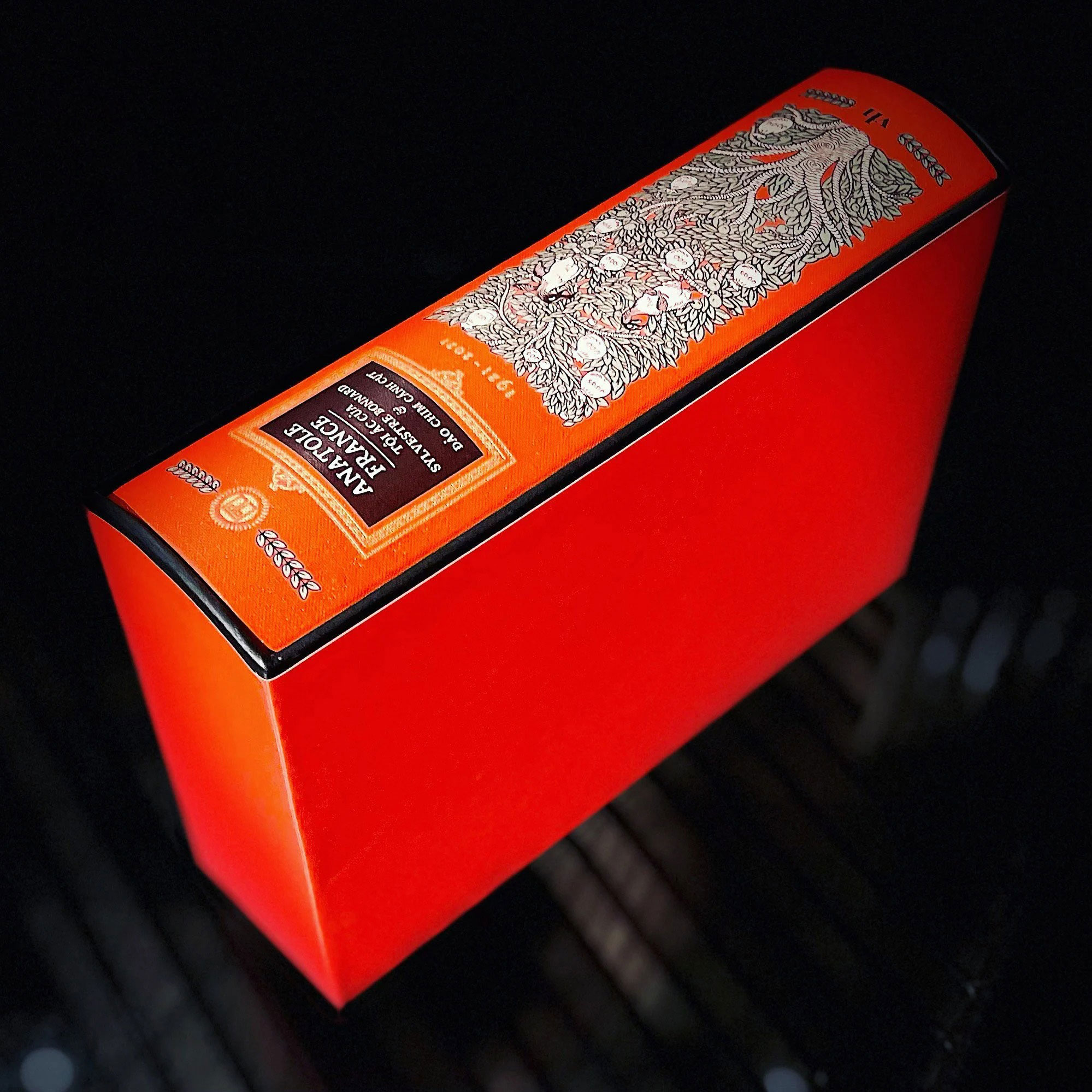 trăm năm nobel - tội ác của sylvestre bonnard và đảo chim cánh cụt - ấn bản giới hạn - bìa cứng