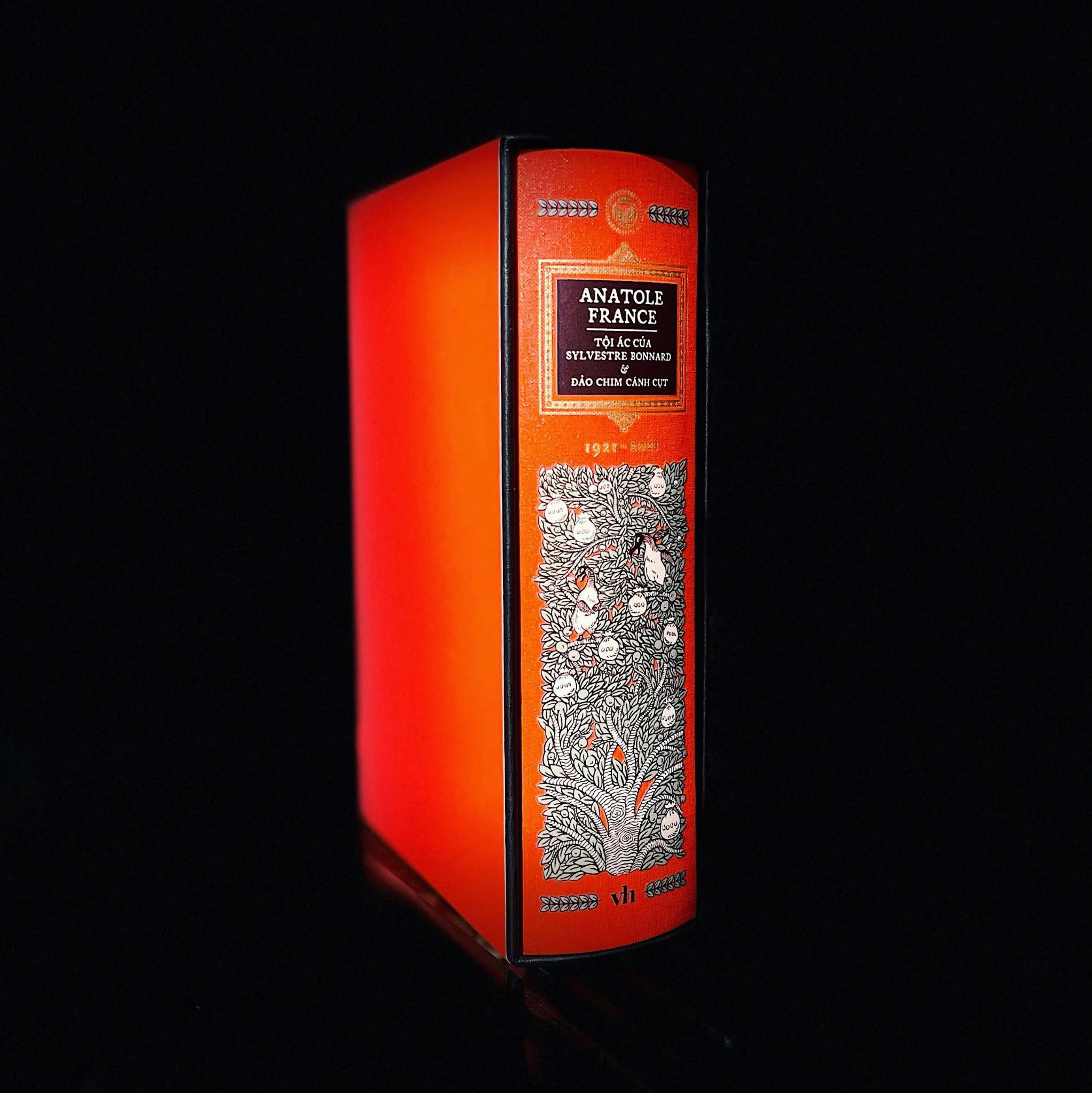 trăm năm nobel - tội ác của sylvestre bonnard và đảo chim cánh cụt - ấn bản giới hạn - bìa cứng