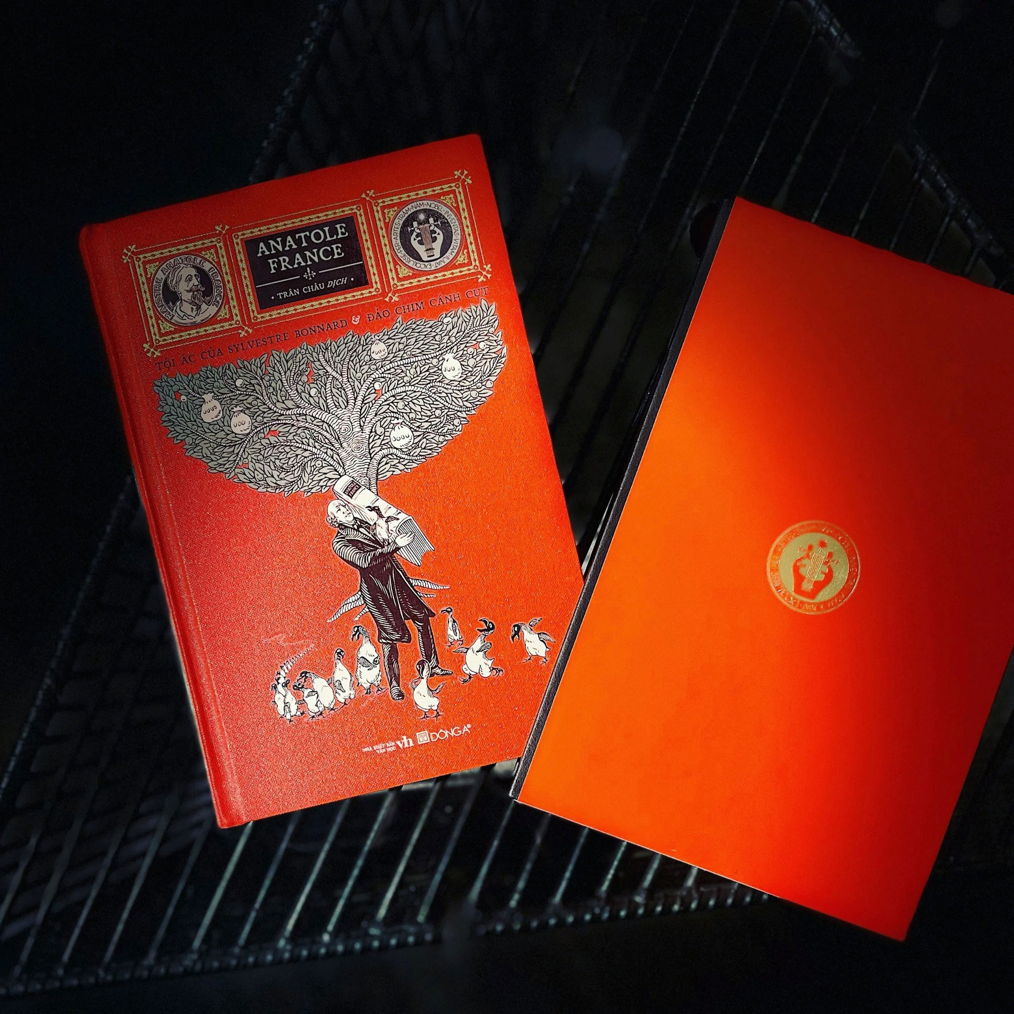 trăm năm nobel - tội ác của sylvestre bonnard và đảo chim cánh cụt - ấn bản giới hạn - bìa cứng