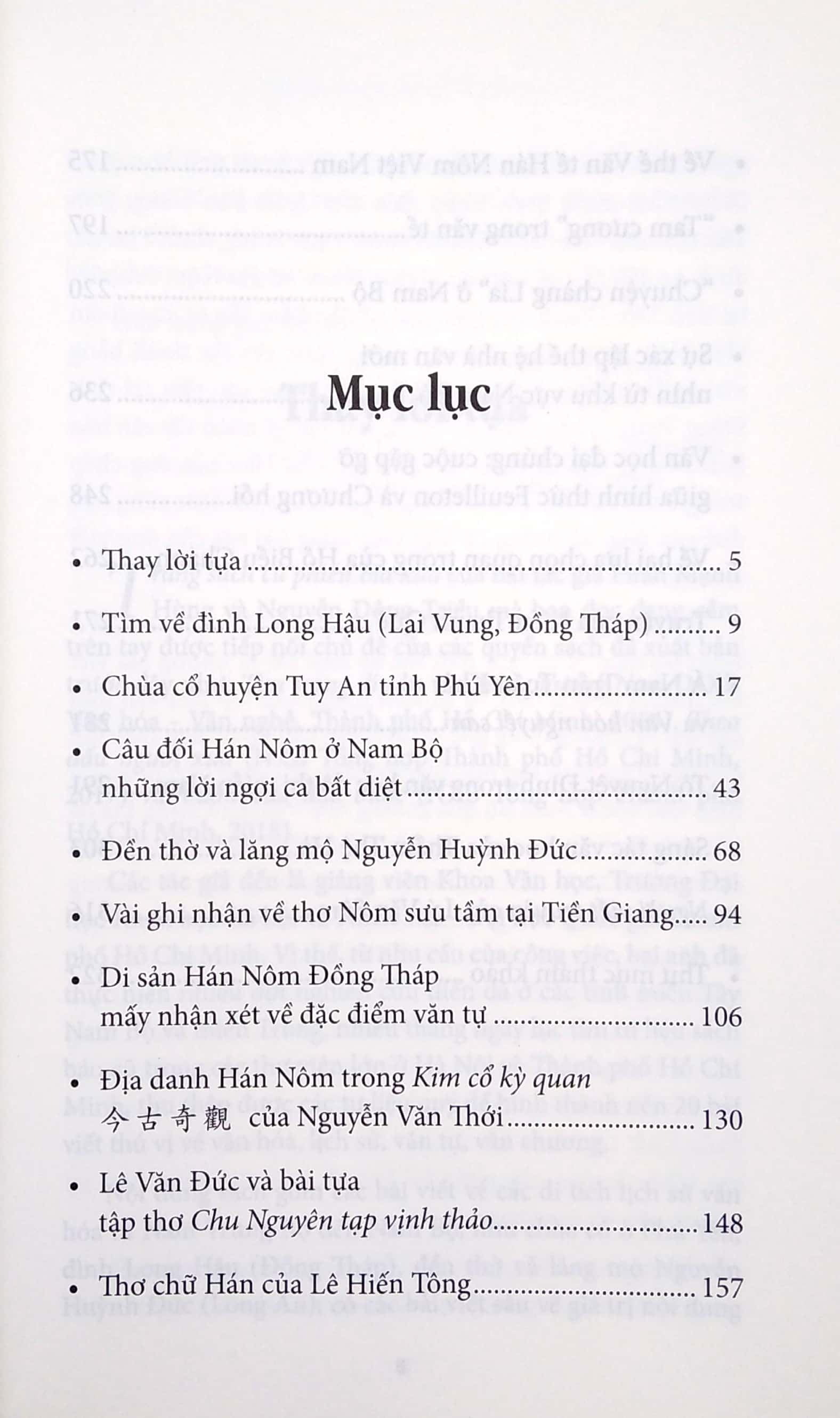 trang sách cũ phiến bia xưa