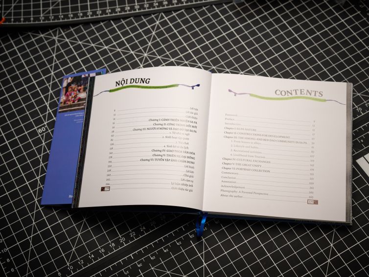 Tren Dinh Doi Thay - Mountains Of Change - Bia Cung