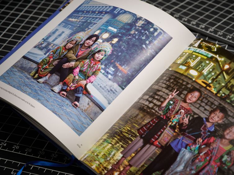 Tren Dinh Doi Thay - Mountains Of Change - Bia Cung