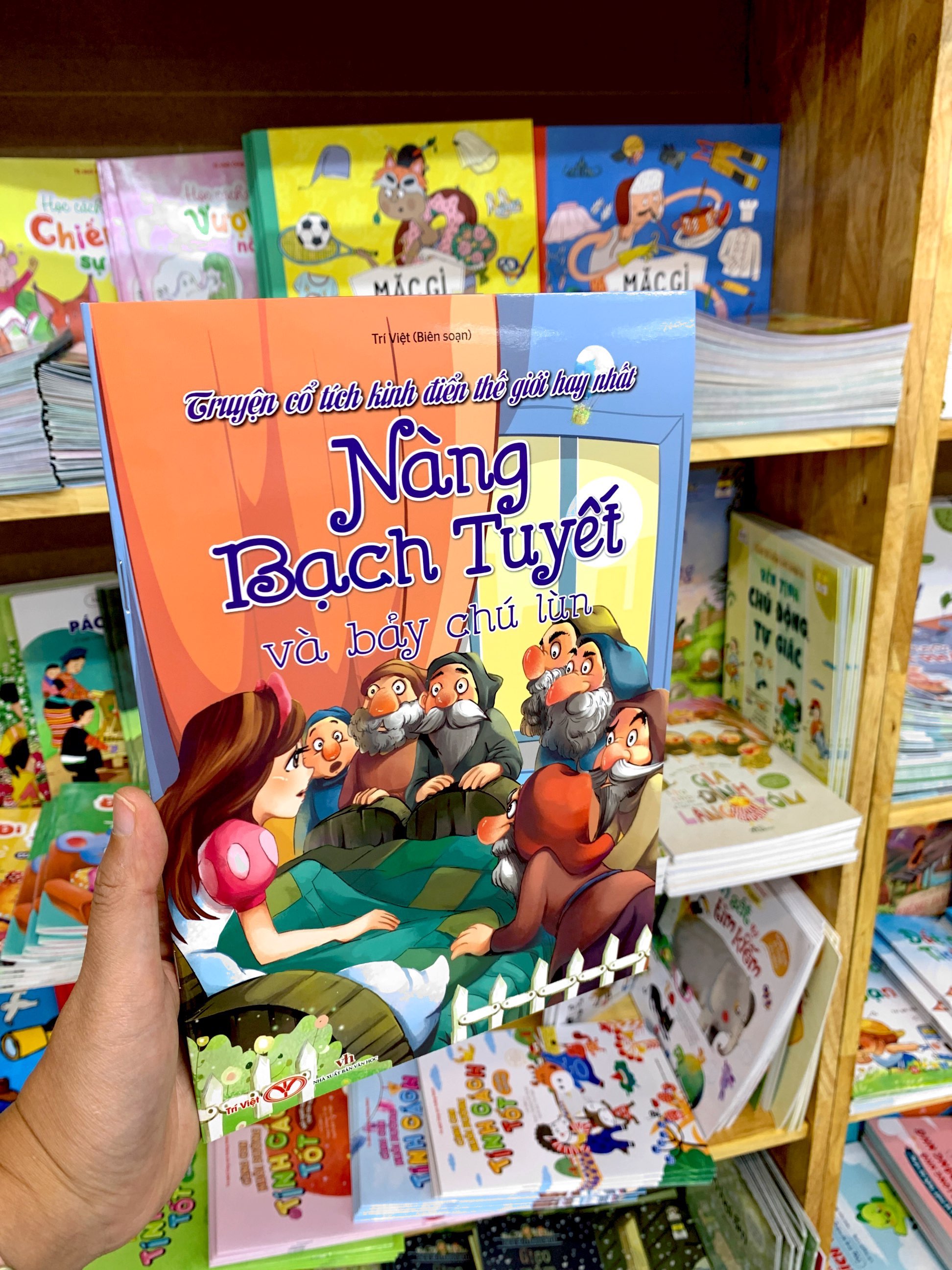 truyện cổ tích kinh điển thế giới hay nhất - nàng bạch tuyết và bảy chú lùn