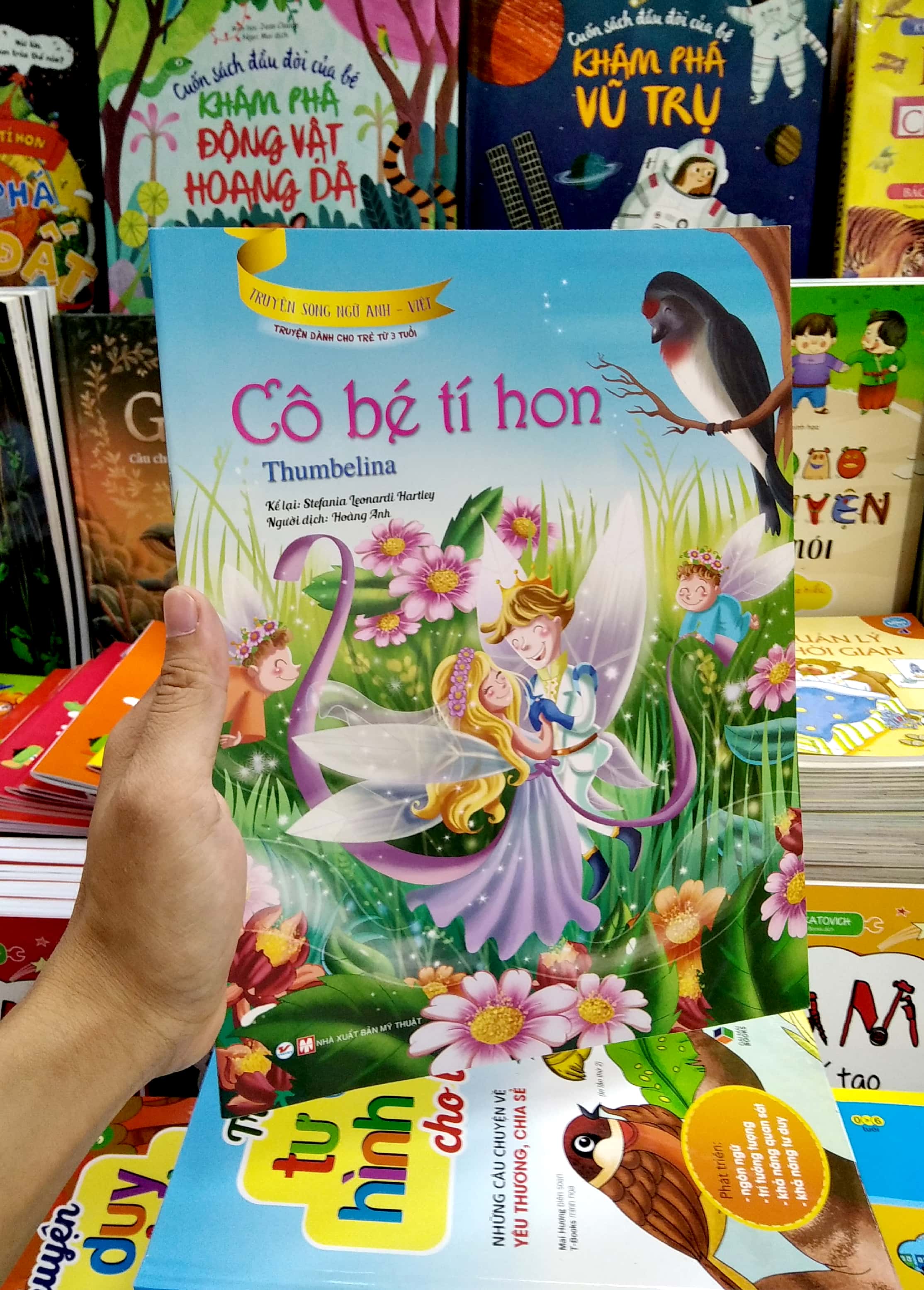 truyện song ngữ anh - việt: cô bé tí hon