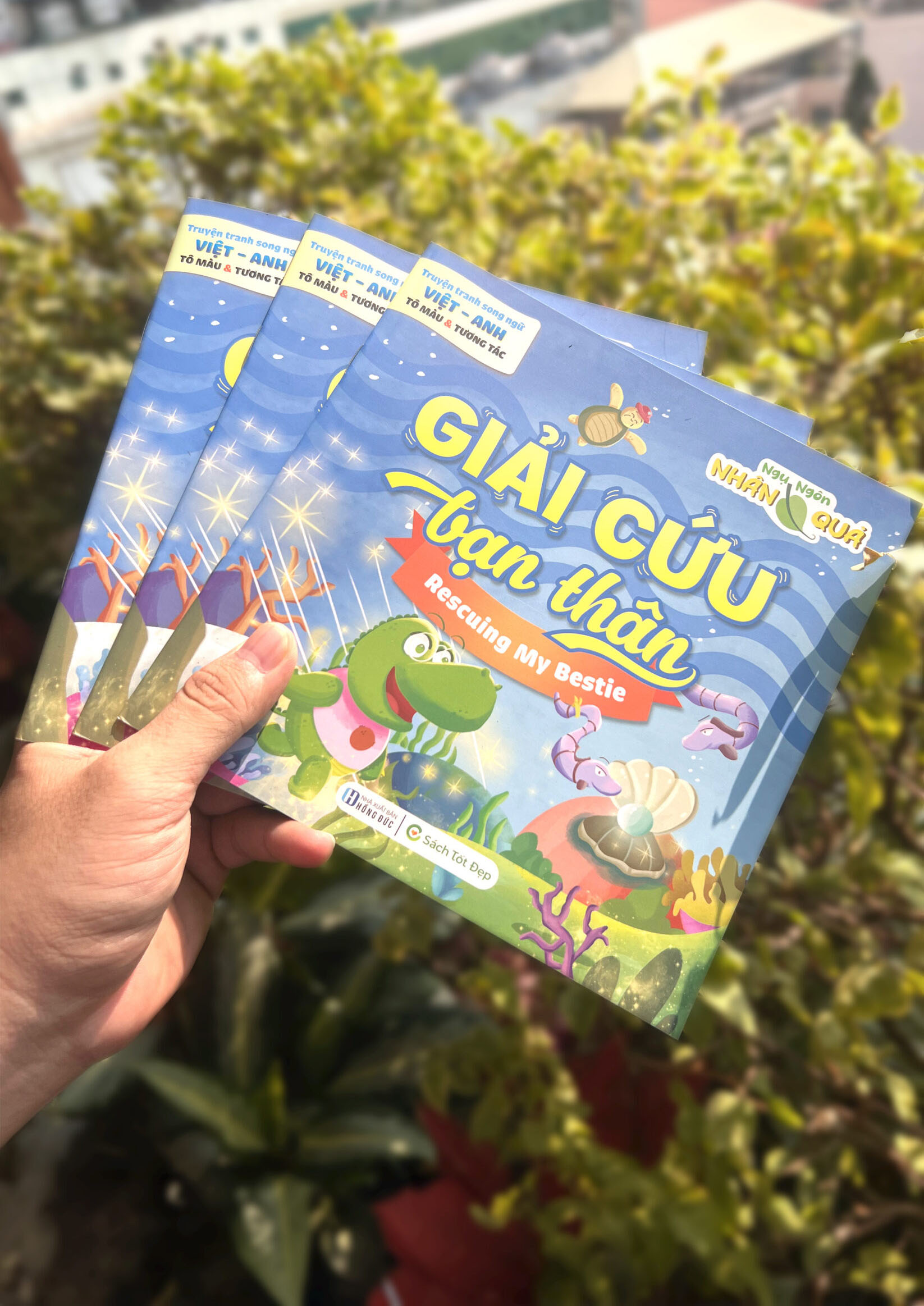 truyện tranh song ngữ anh-việt - tô màu tương tác - ngụ ngôn nhân quả - giải cứu bạn thân