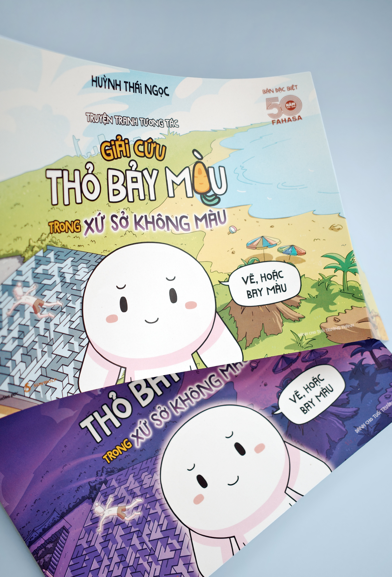 Truyện Tranh Tương Tác - Giải Cứu Thỏ Bảy Màu Trong Xứ Sở Không Màu - Bản Đặc Biệt Fahasa - Tặng Kèm 1 Bìa Áo Ngoài Phiên Bản Sáng + 1 Bookmark 2 Mặt Cán Holo + 3 Sticker Cán Holo