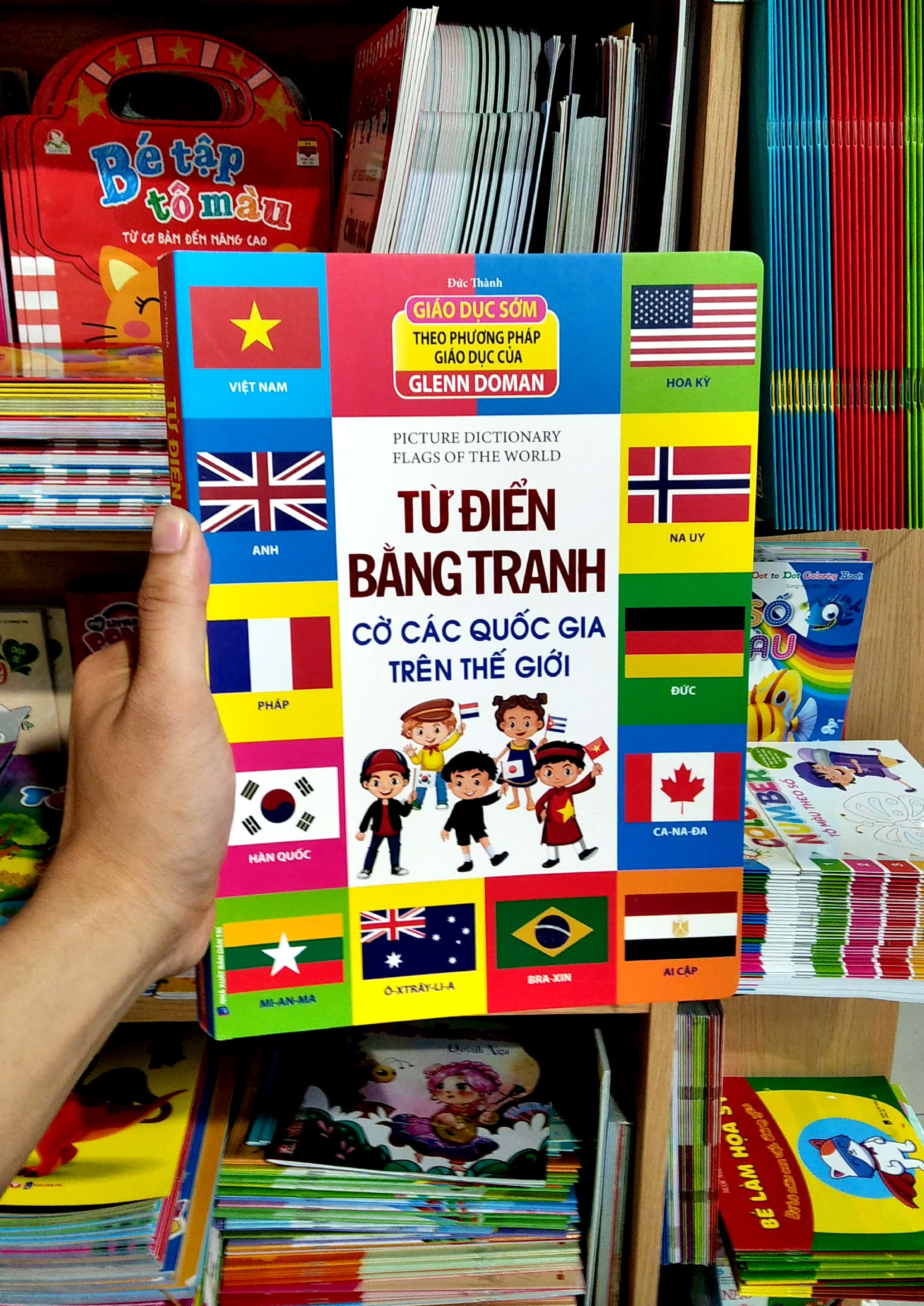 từ điển bằng tranh - cờ các quốc gia trên thế giới (tái bản 2023)