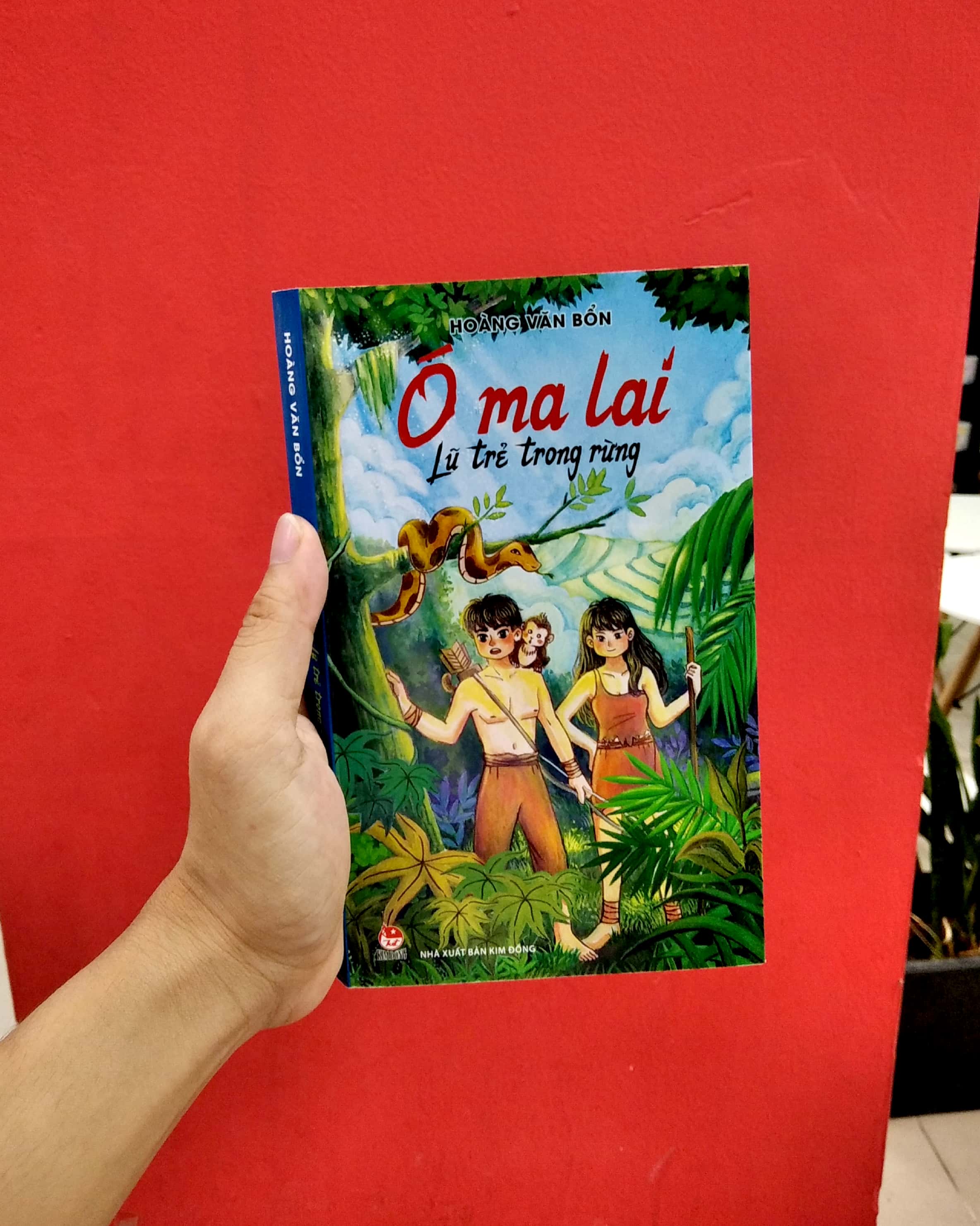 tủ sách vàng - ó ma lai - lũ trẻ trong rừng