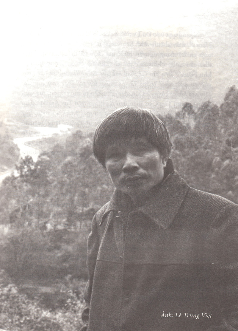 uống cafe trên đường của vũ