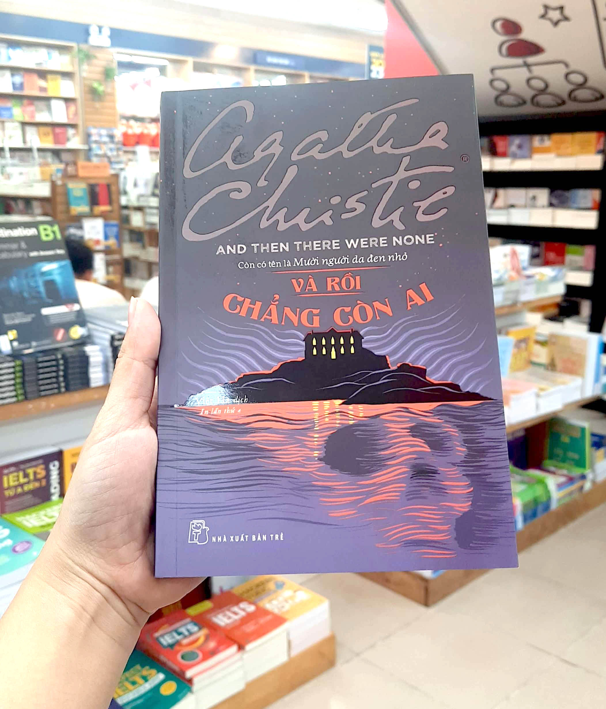 và rồi chẳng còn ai - and then there were none (từ tựa cũ: mười người da đen nhỏ)