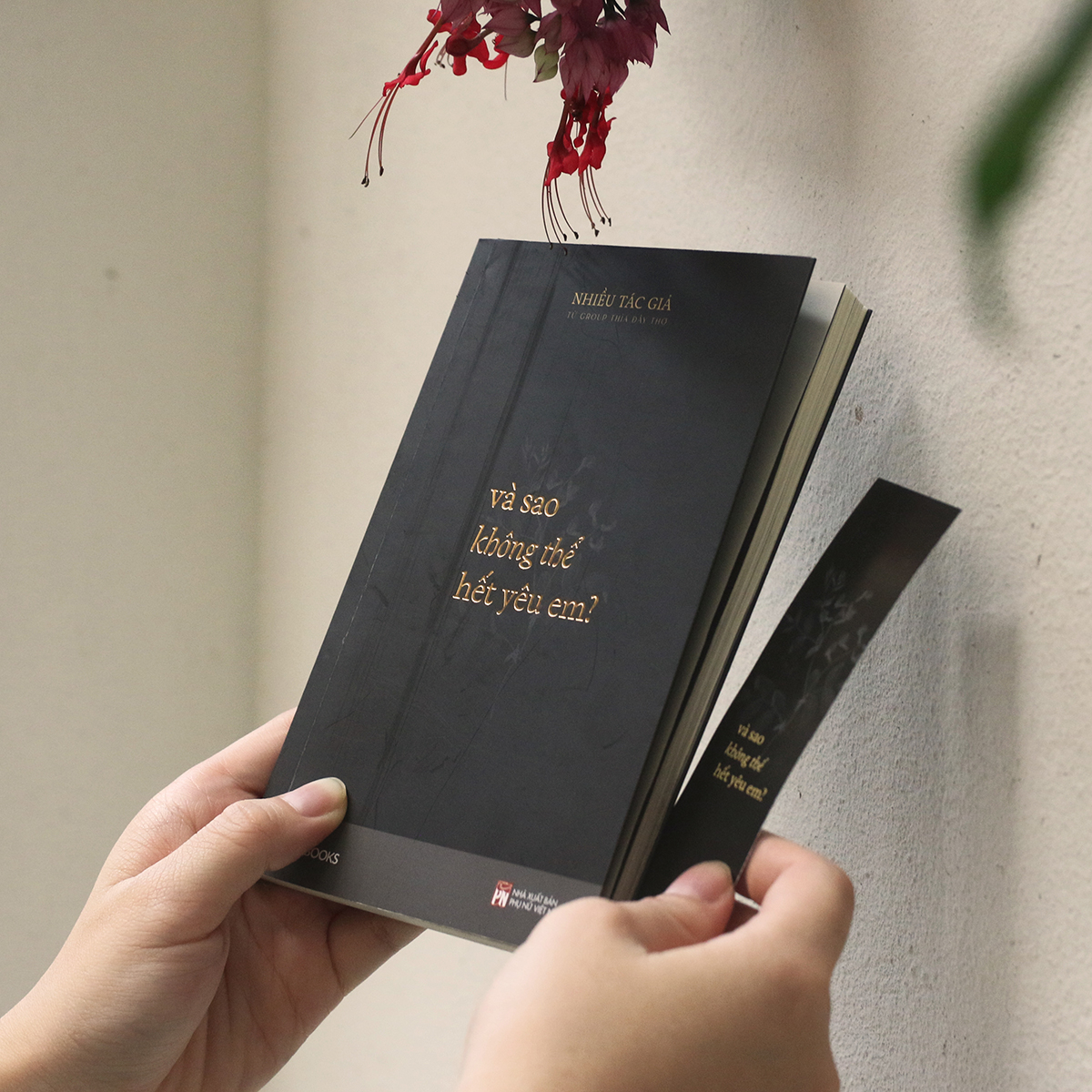 và sao không thể hết yêu em? - tặng kèm bookmark