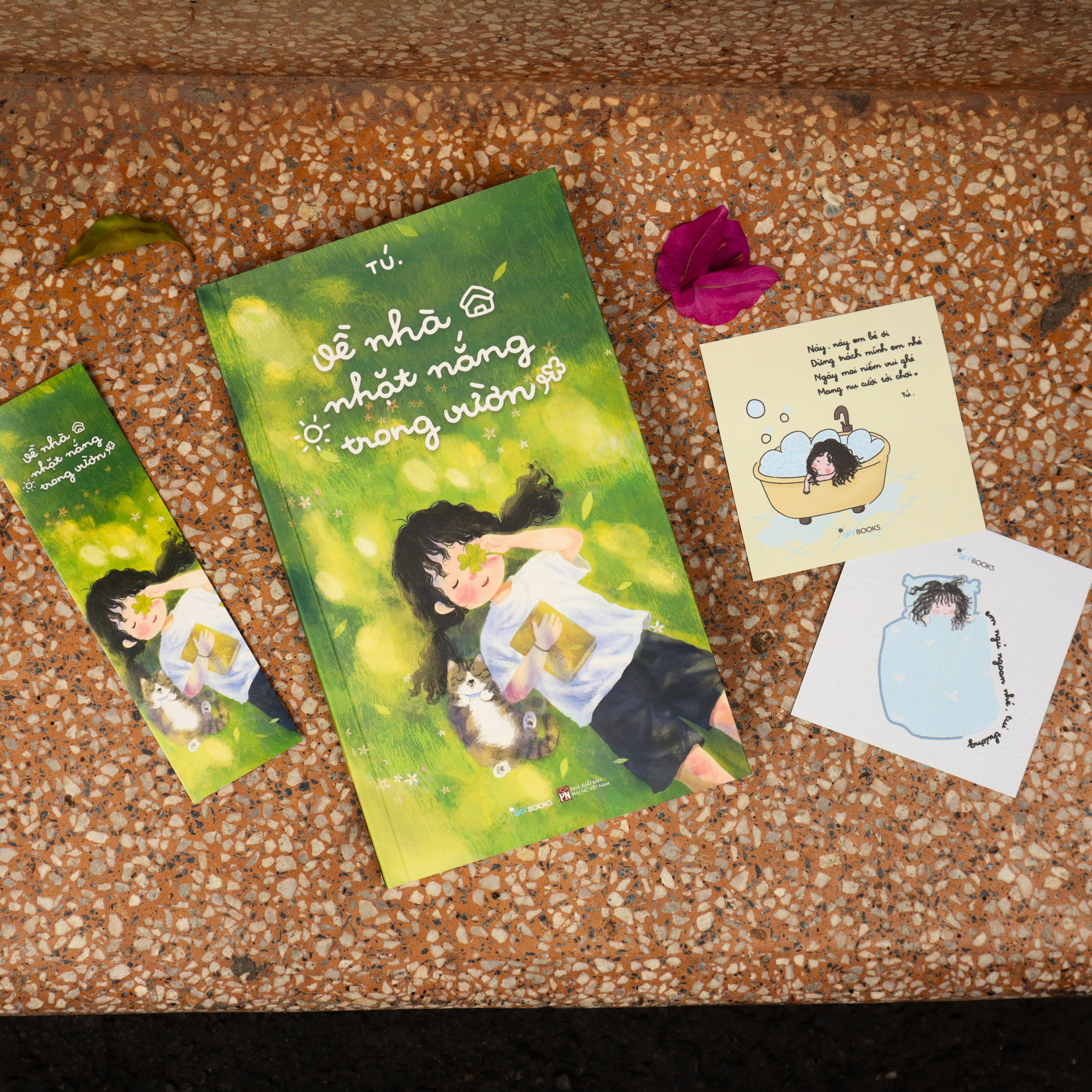 Về Nhà Nhặt Nắng Trong Vườn - Bản Đặc Biệt - Tặng Kèm 1 Bookmark + 2 Postcard