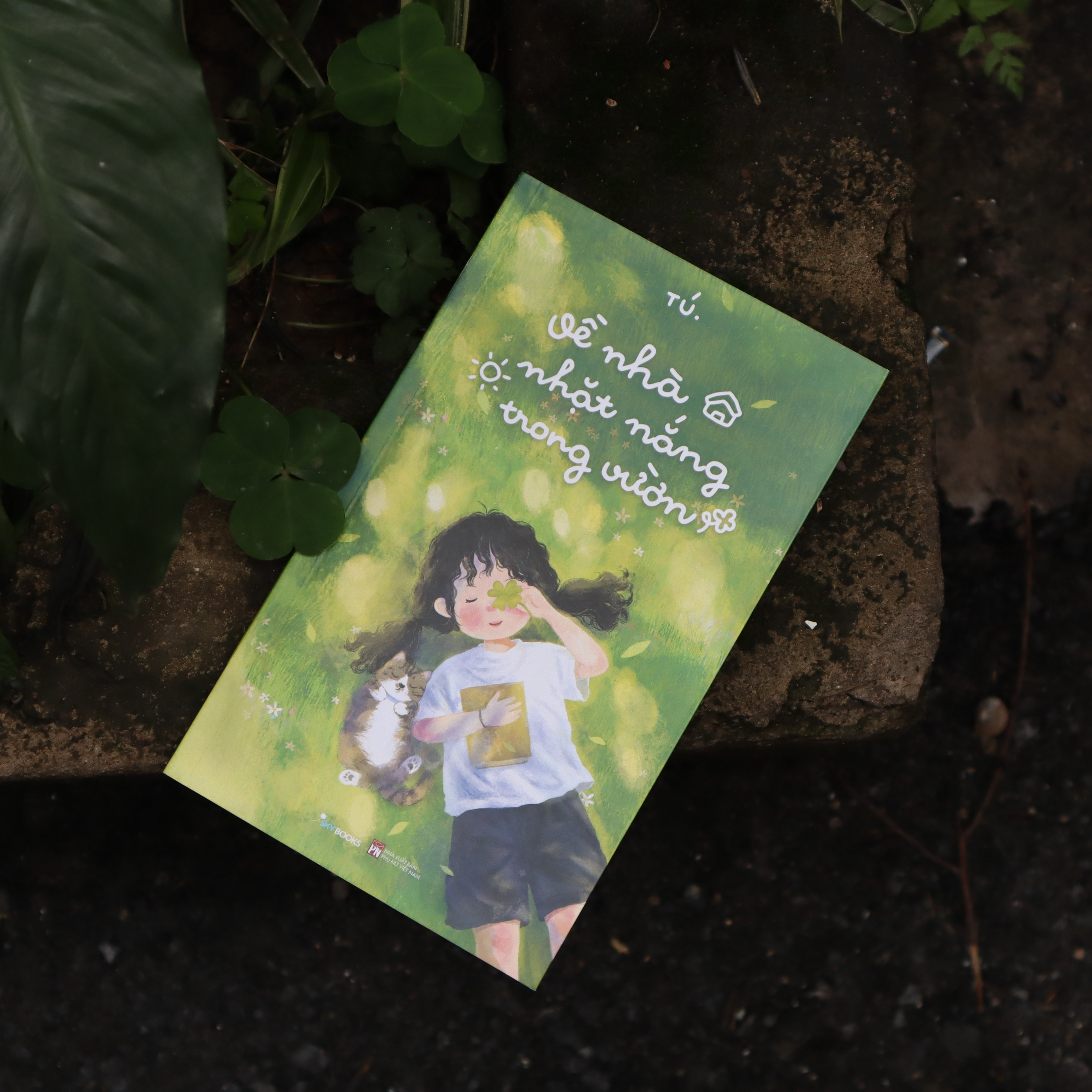 Về Nhà Nhặt Nắng Trong Vườn - Tặng Kèm Bookmark