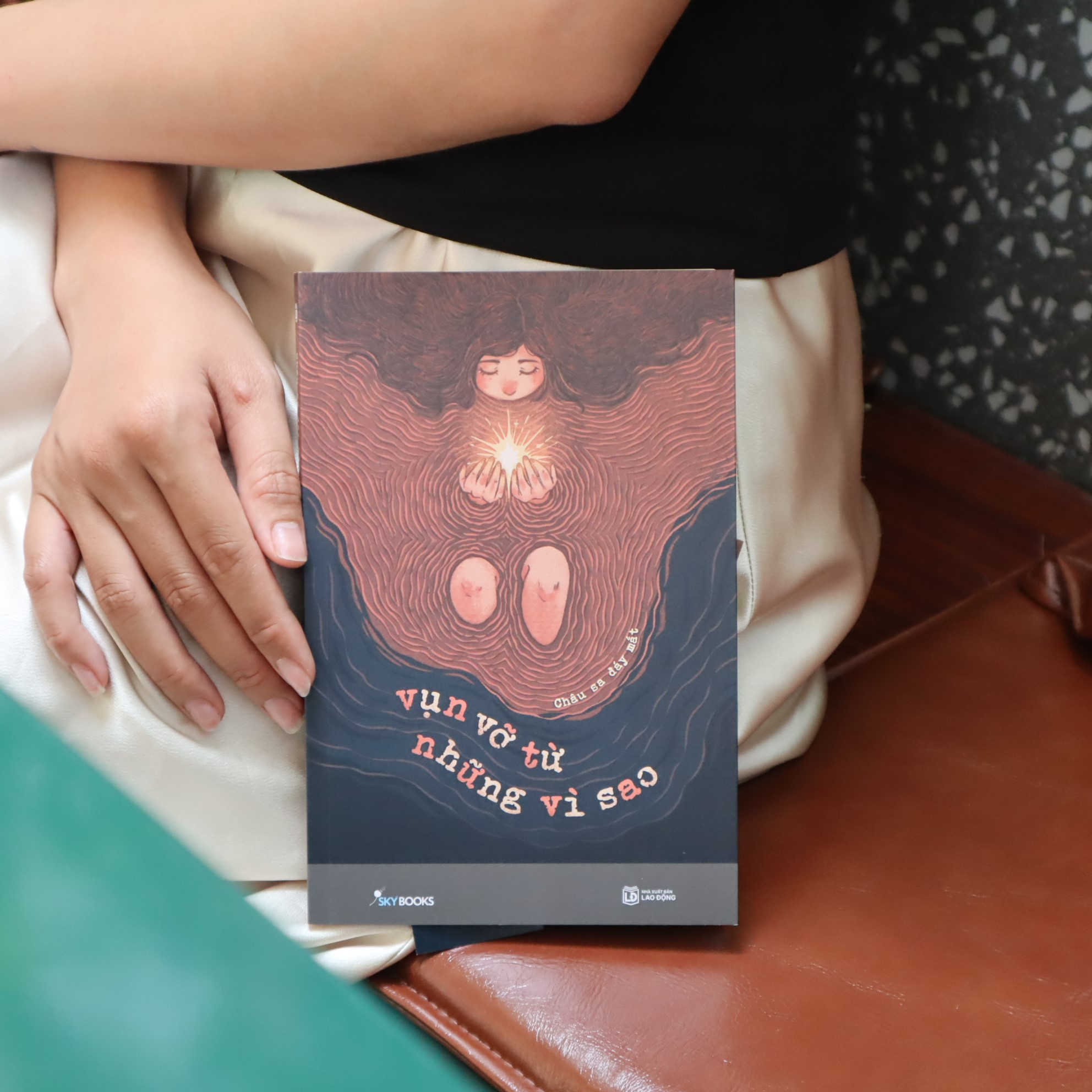 vụn vỡ từ những vì sao - bản đặc biệt - tặng kèm bookmark + postcard